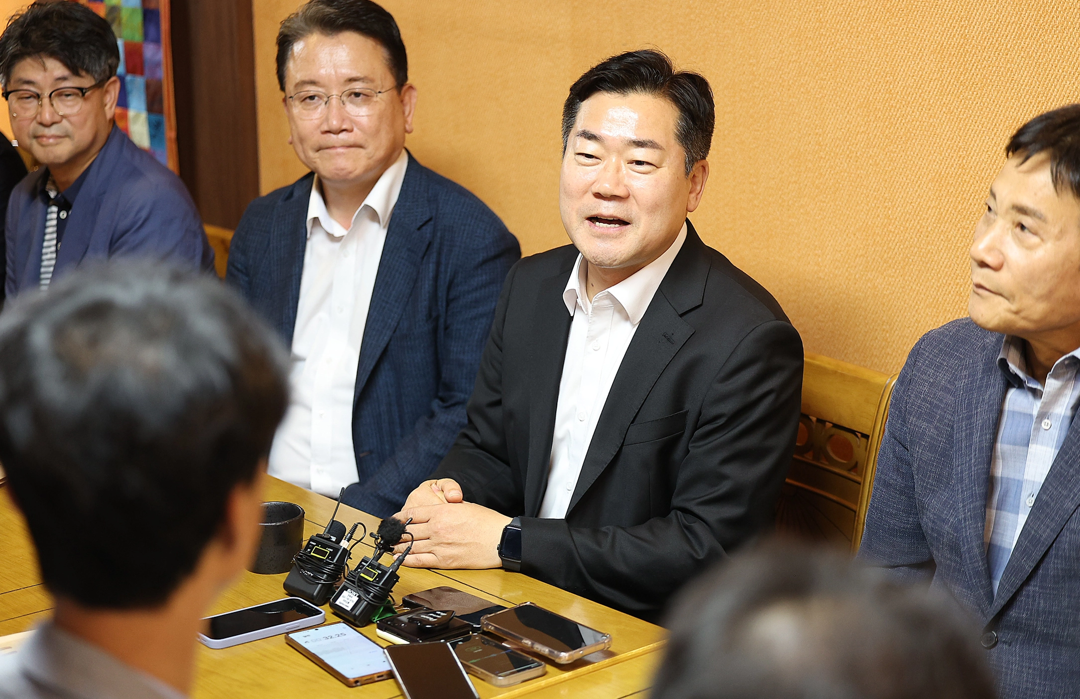대구 찾은 박찬대 의원  더불어민주당 당대표 후보인 박찬대 의원이 14일 대구 중구 한 식당에서 열린 더불어민주당 대구 당원 간담회에 참석해 모두발언하고 있다. 2025.7.14. 연합뉴스