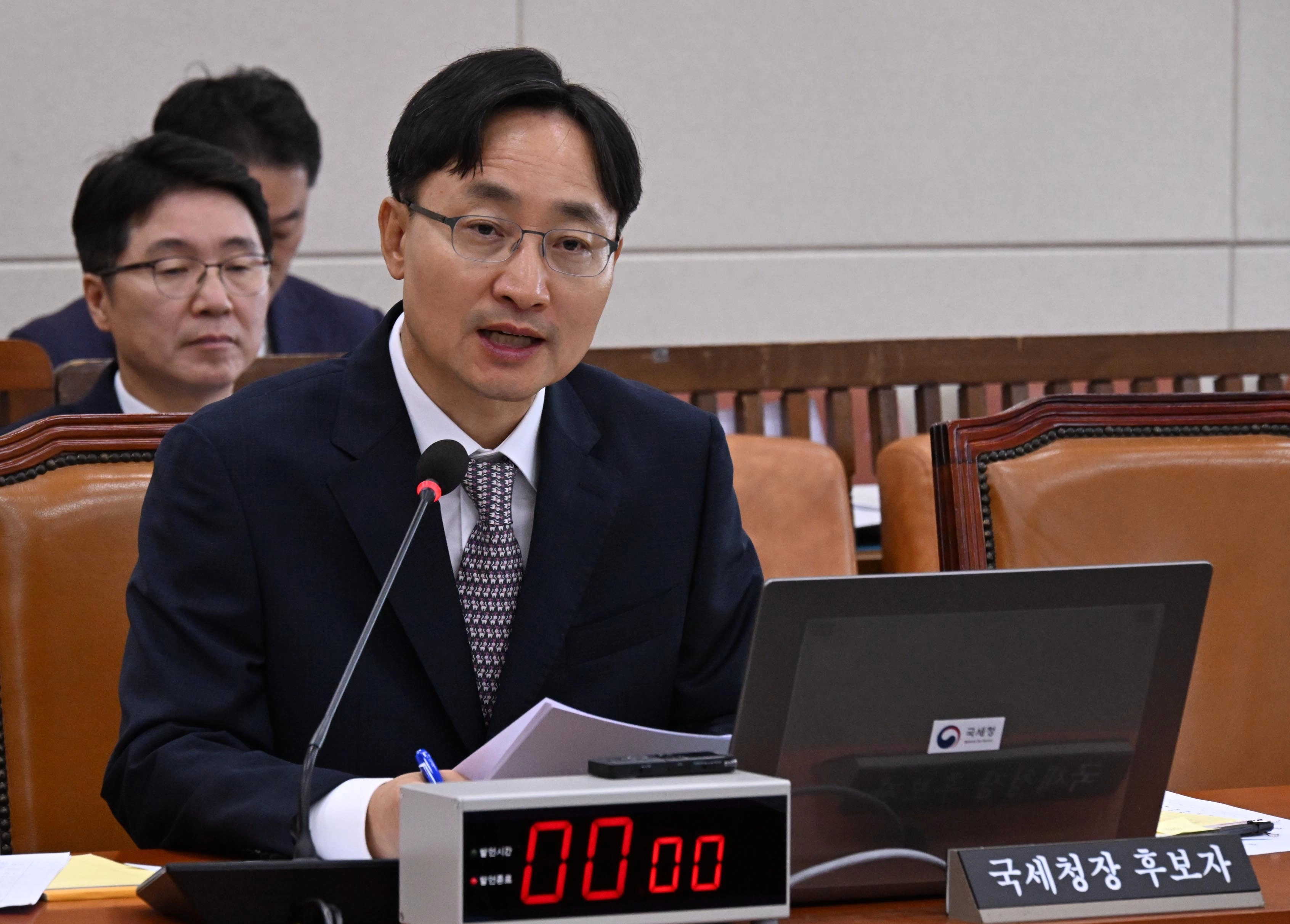 임광현 국세청장 후보자가 15일 오전 서울 여의도 국회 기획재정위원회에서 열린 국세청장 후보자 인사청문회에서 의원질의에 답하고 있다. 2025.7.15. 안주영 전문기자