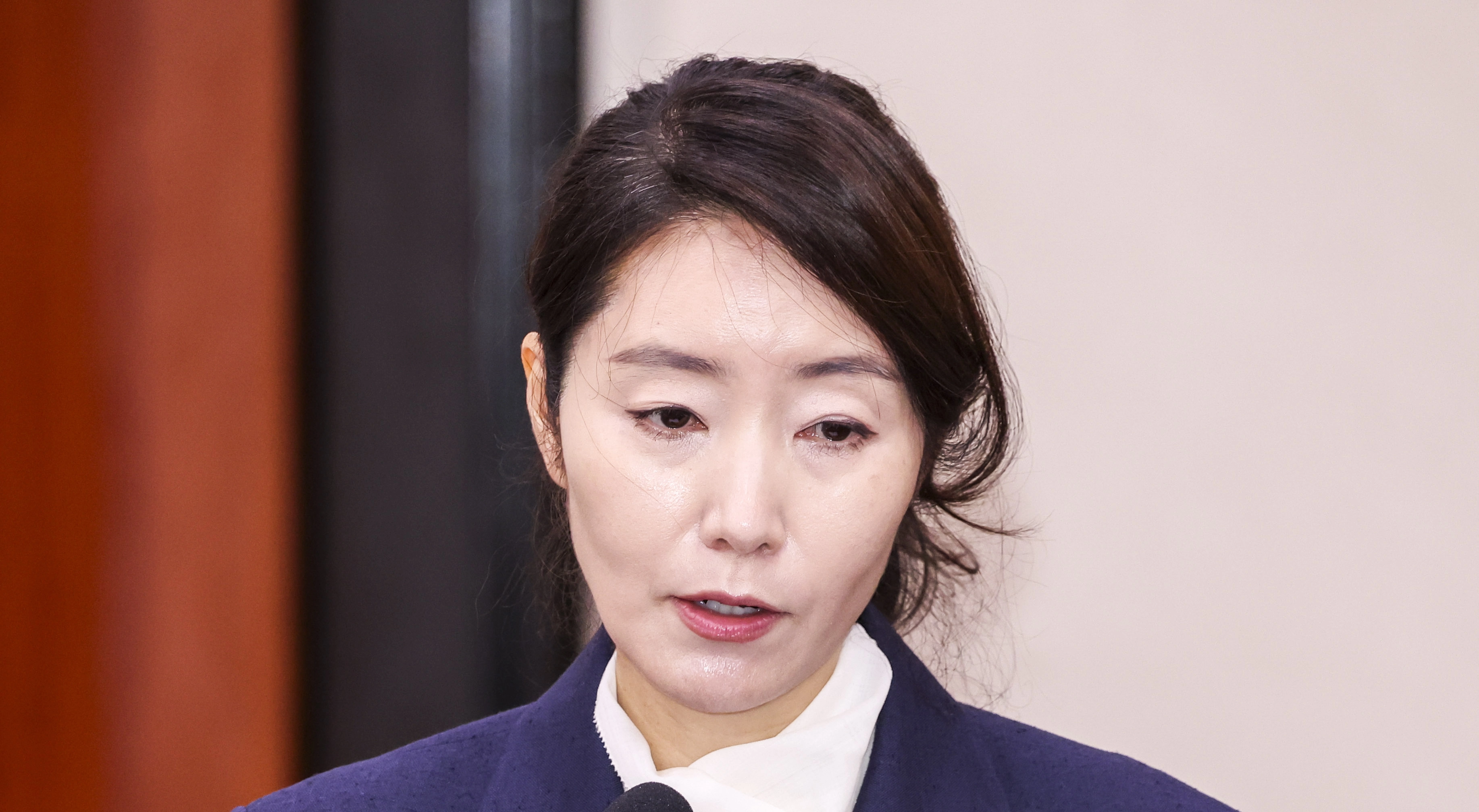 모두발언하는 강선우 후보자  강선우 여성가족부 장관 후보자가 14일 서울 여의도 국회에서 열린 여성가족위원회의 인사청문회에서 모두발언을 하고 있다. 2025.7.14 뉴시스