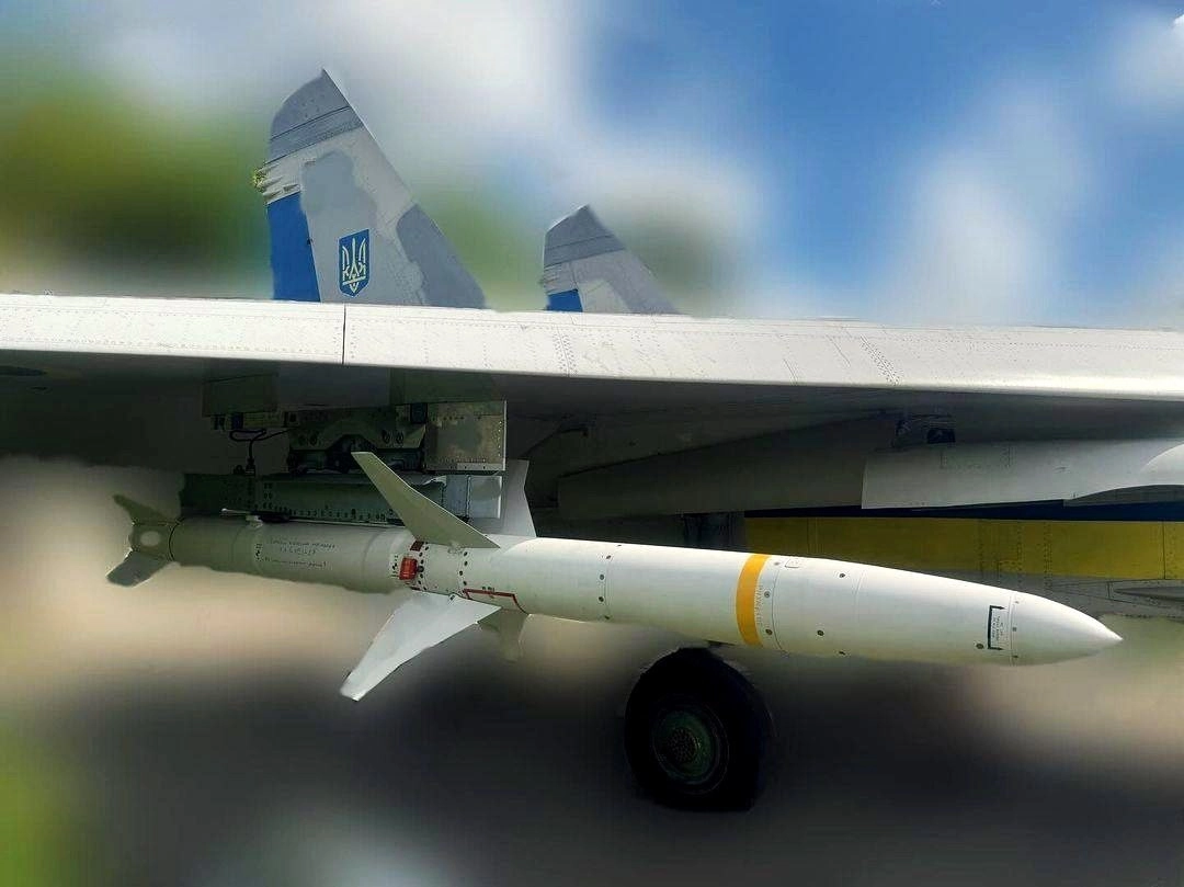 미국 AGM-88 함(HARM) 대레이더 미사일을 장착한 우크라이나 미그(MiG)-29 전투기 2024.5.22 우크라군