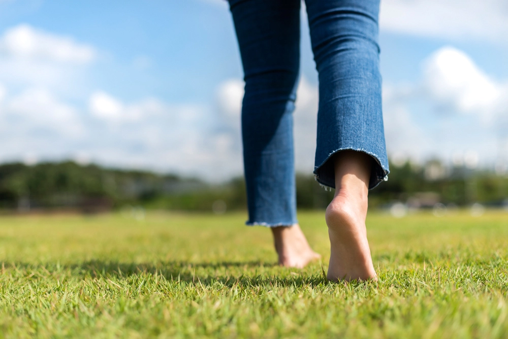 하루 7000보 걷기로 심장병, 치매, 조기사망 위험을 현저히 줄일 수 있다는 연구 결과가 공개됐다.아이클릭아트