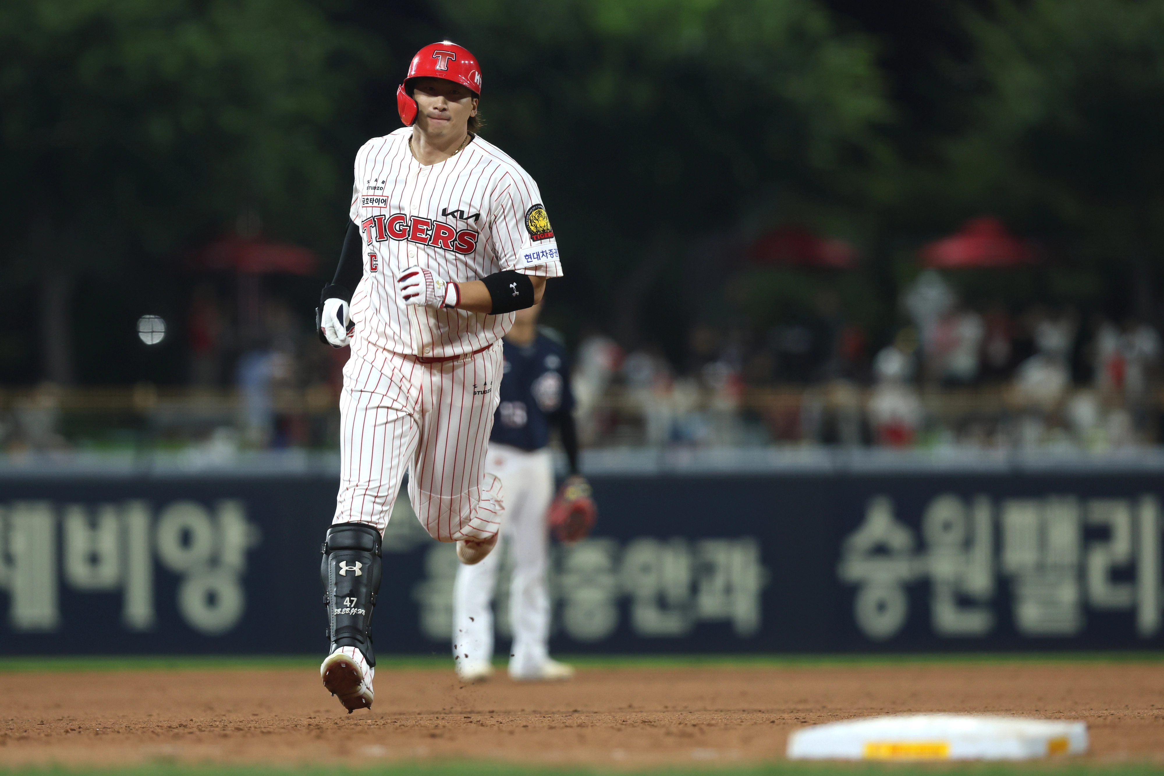 KIA 타이거즈 니성범이 29일 광주 기아챔피언스필드에서 열린 2025 KBO리그 정규시즌 두산 베어스와의 홈 경기에서 홈런을 친 뒤 그라운드를 돌고 있다. KIA 타이거즈 제공