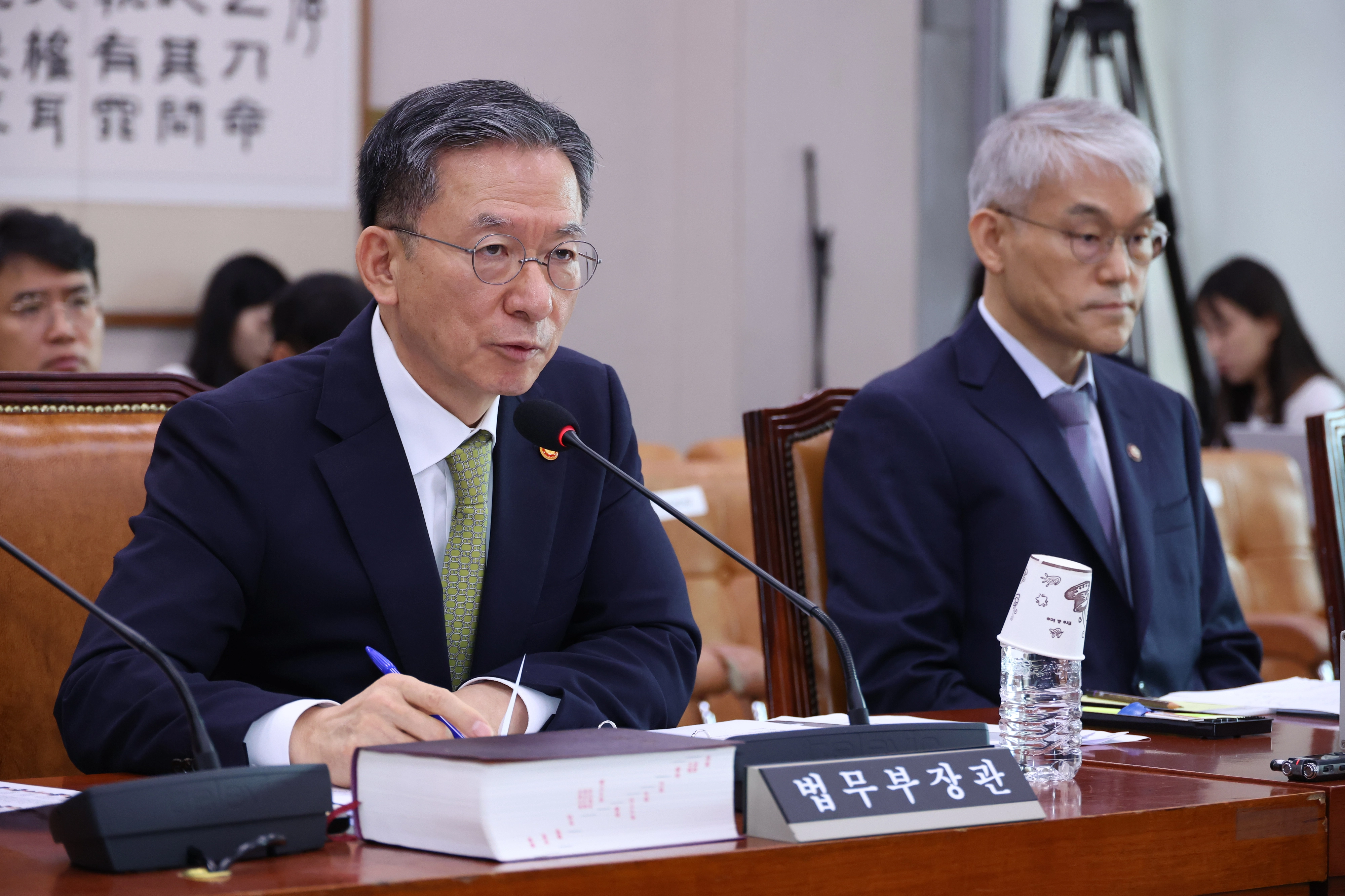 질의에 답하는 정성호 법무부 장관  정성호 법무부 장관이 1일 서울 여의도 국회에서 열린 법제사법위원회 전체회의에서 질의에 답하고 있다. 2025.08.01. 뉴시스