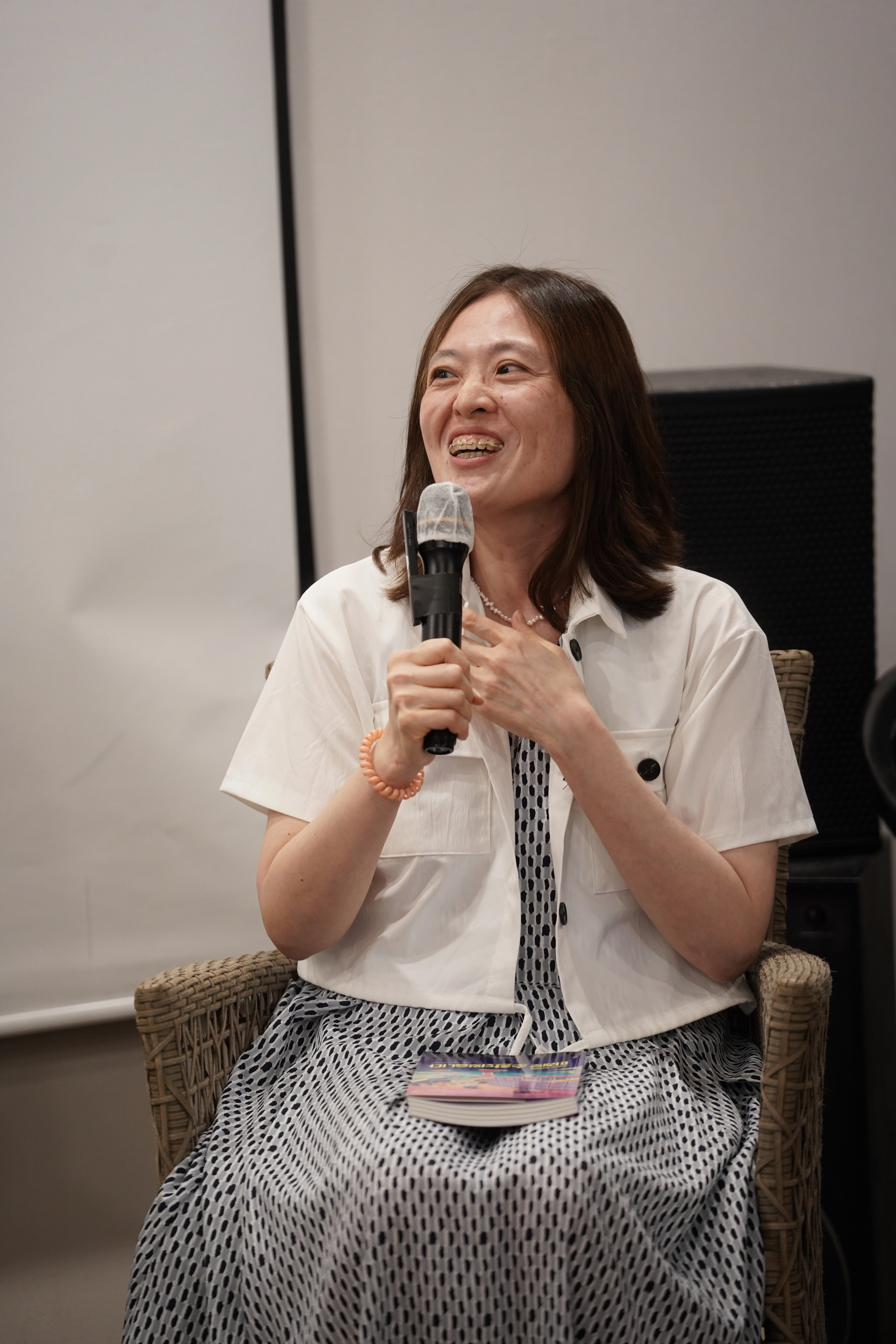 조영주 작가의 ‘넌 언제나 빛나’는 반려동물을 잃은 슬픔을 뜻하는 ‘펫로스 증후군’을 소재로 해 소설을 펼쳐 나간다.﻿
책이라는신화 제공