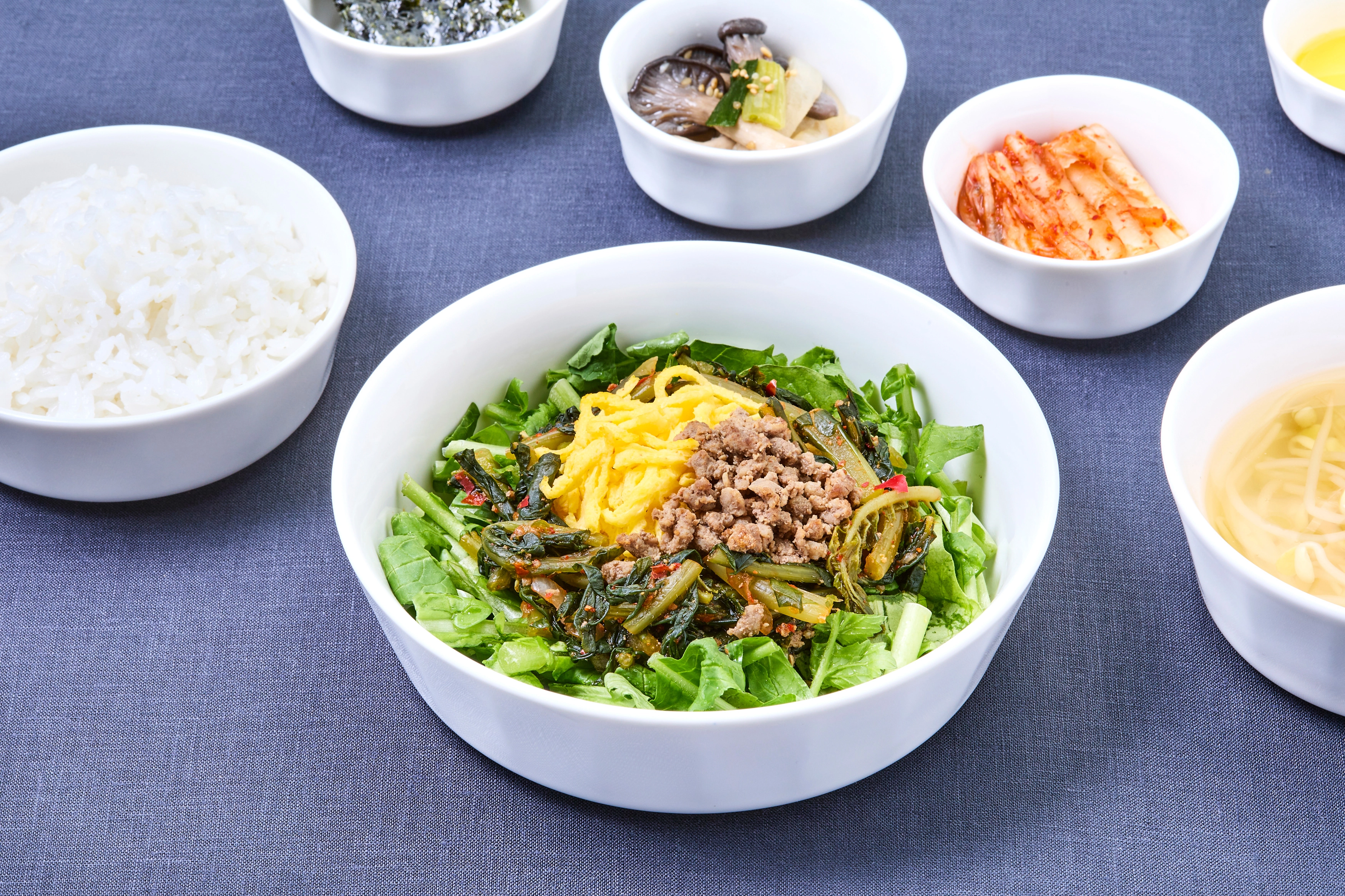 여름철 별미인 열무비빔밥