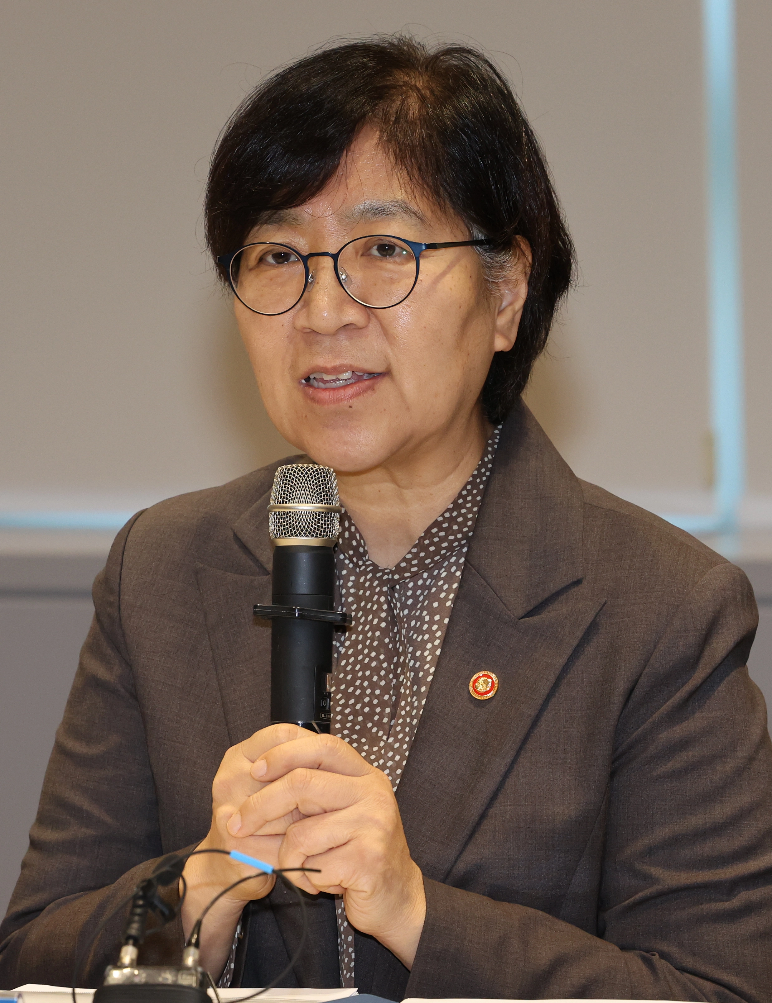 정은경 보건복지부 장관이 7일 서울 강남구 삼성생명 일원역빌딩에서 열린 ‘환자·소비자단체 현장 간담회’에서 인사말을 하고 있다. 연합뉴스