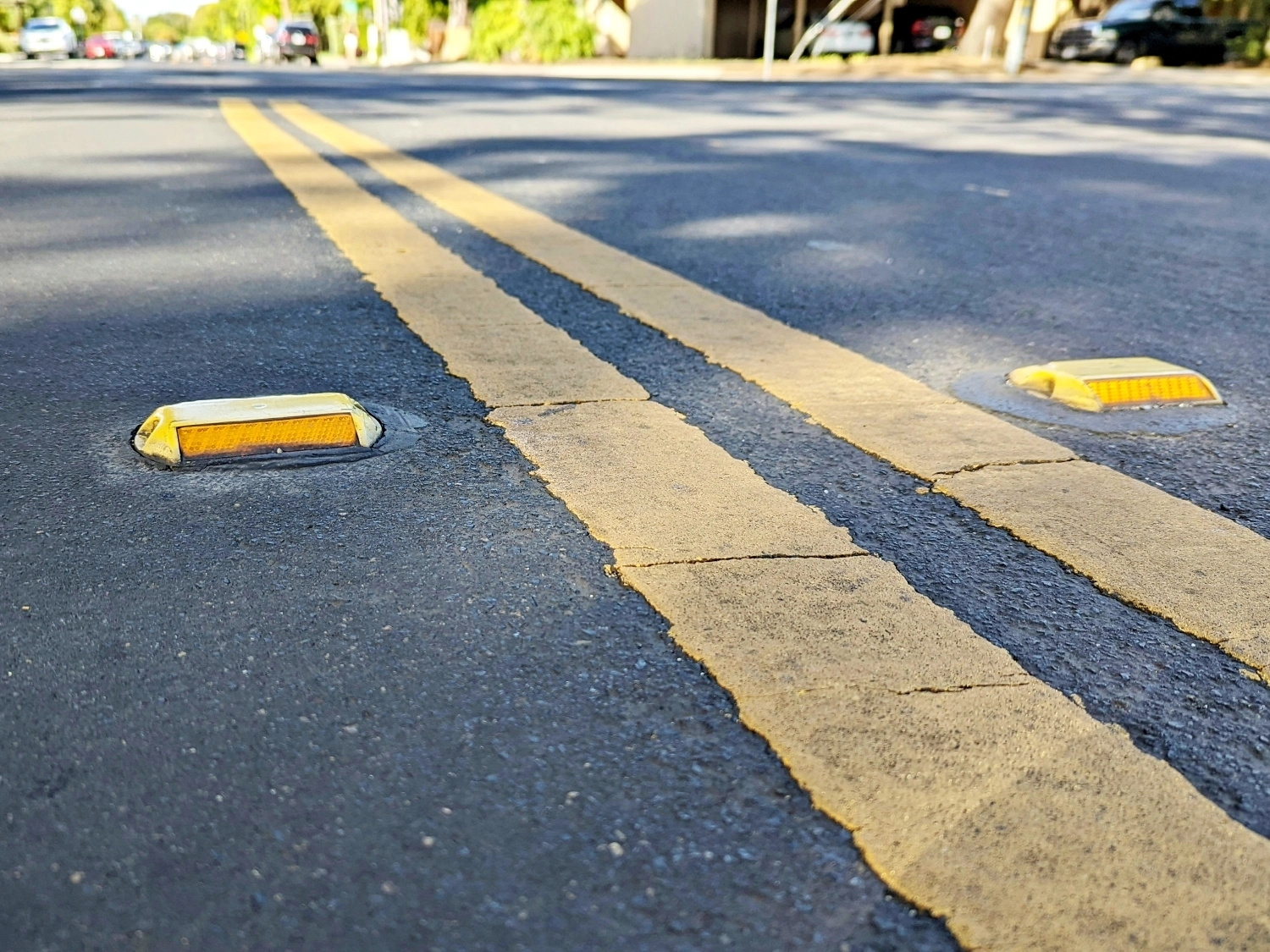 일반적인 도로표지병. 언스플래쉬