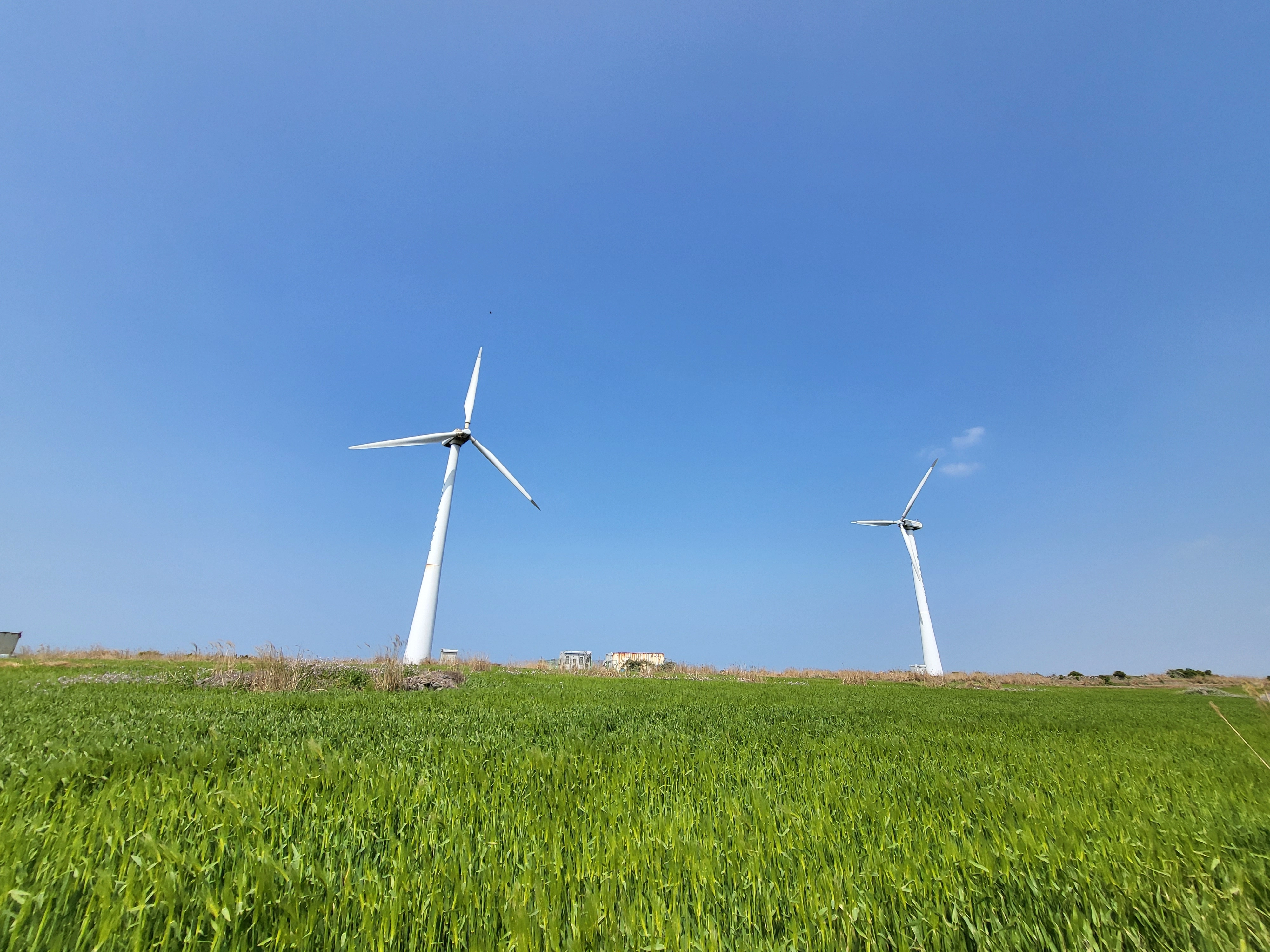 가파도에 지난 2012년 9월 들어선 풍력발전이 지난해 태풍 등의 영향으로 잦은 고장이 나자 철거됐다. 사진은 2023년 모습. 제주 강동삼 기자