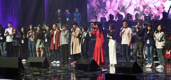 2018년 4월 1일 북한 평양 동평양대극장에서 열린 남측예술단의 ‘2018 남북평화 협력기원 평양공연-봄이 온다’ 공연 실황. 연합뉴스