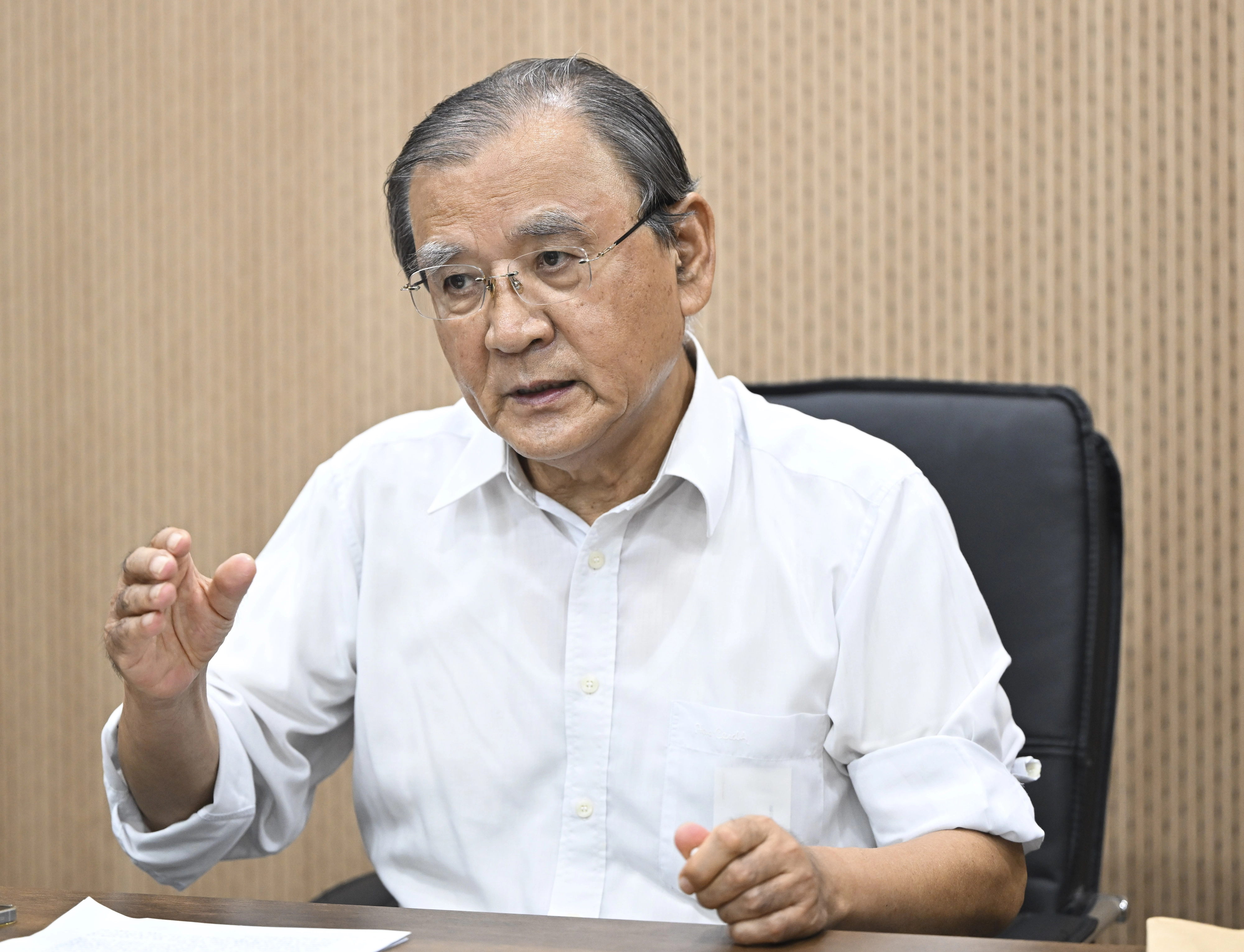 김대환 전 노동부장관은 “노무현 정부 때도 노조의 불법파업에 대한 배상책임을 제한할지 여부에 대한 논의가 있었지만 노 전 대통령은 노사대등의 원칙에 위배된다며 반대 입장을 분명히 했다”고 말했다. 
이지훈 기자