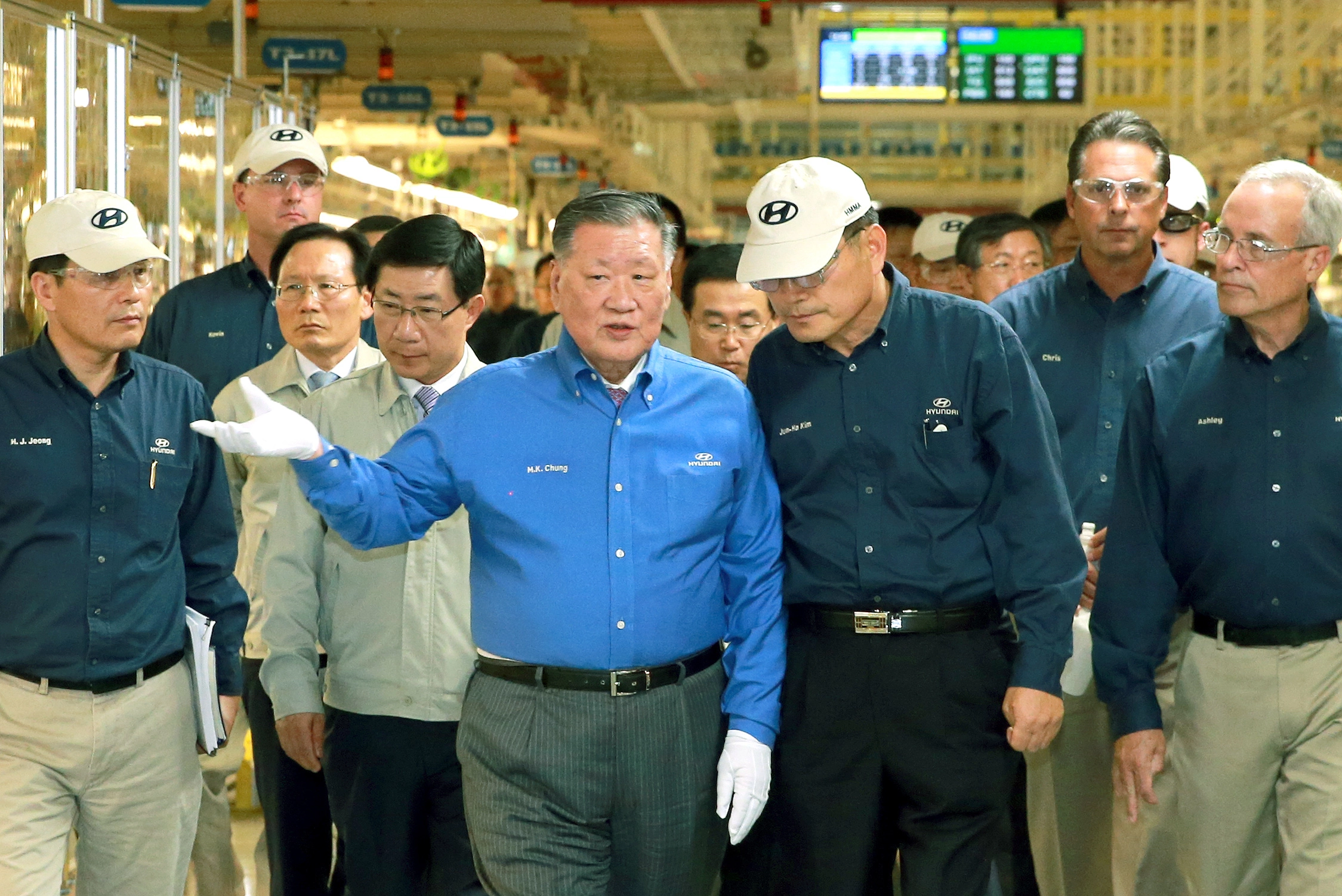 정몽구(가운데) 현대차그룹 명예회장.
현대차그룹 제공
