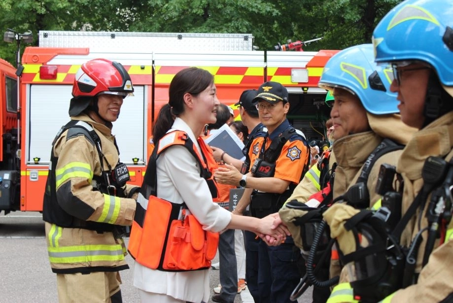 서울소방 ‘소방차 길 터주기’ 및 아파트 화재 민관 합동에 참여한 김혜지 의원