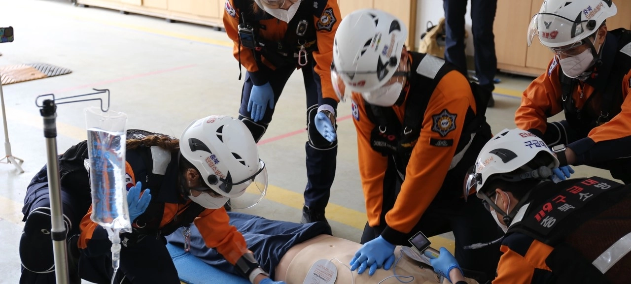 응급 구조 모습 자료사진(해당 기사와 직접적 관련 없음). 단양소방서 제공