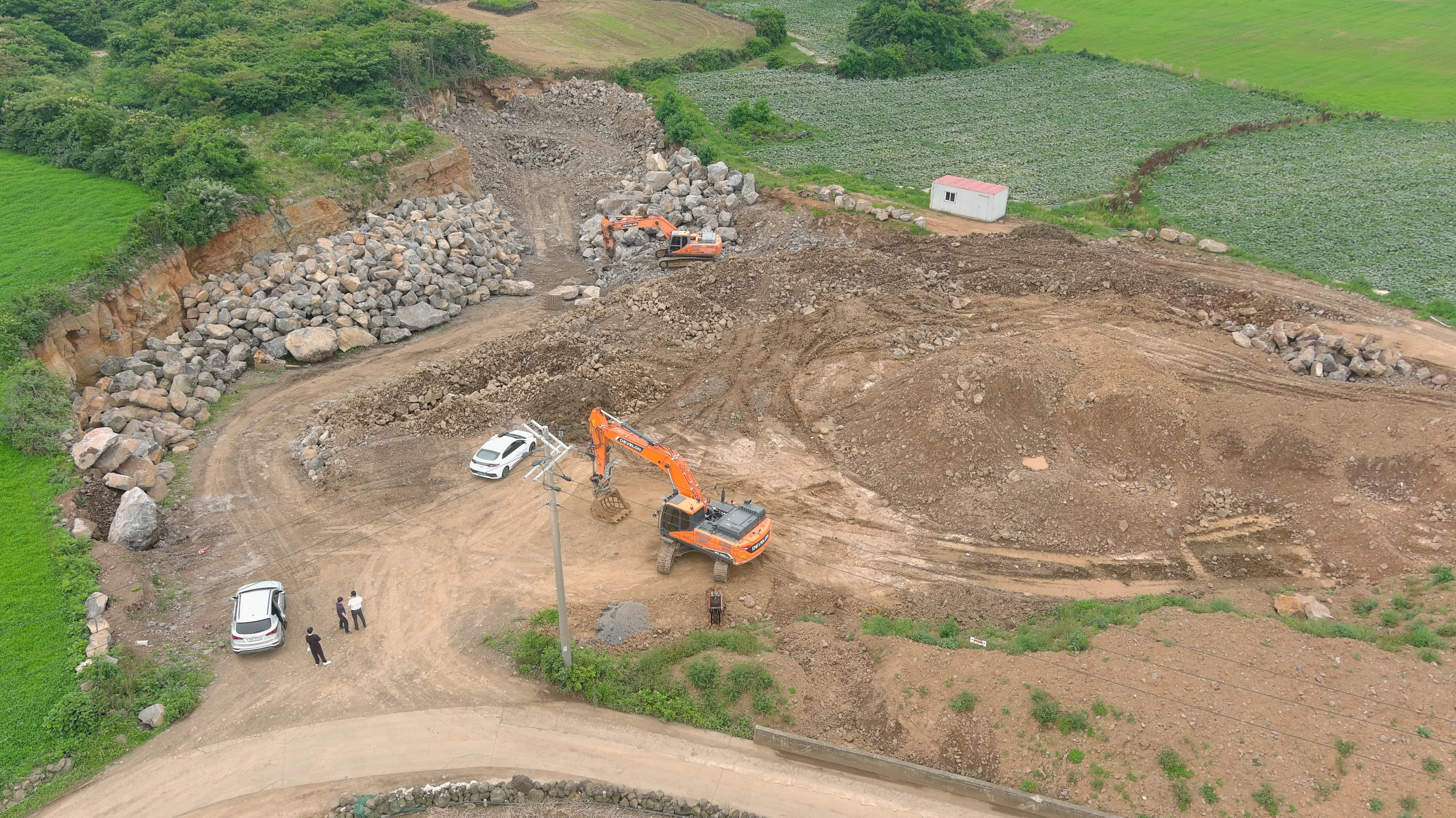 제주시 한경면 농지 폐기물 불법 매립 현장. 제주도 자치경찰단 제공