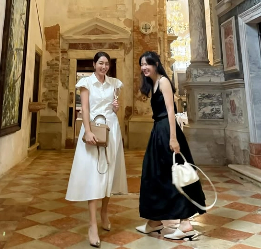 배우 이민정(왼쪽)과 손예진. 이민정 인스타그램 캡처