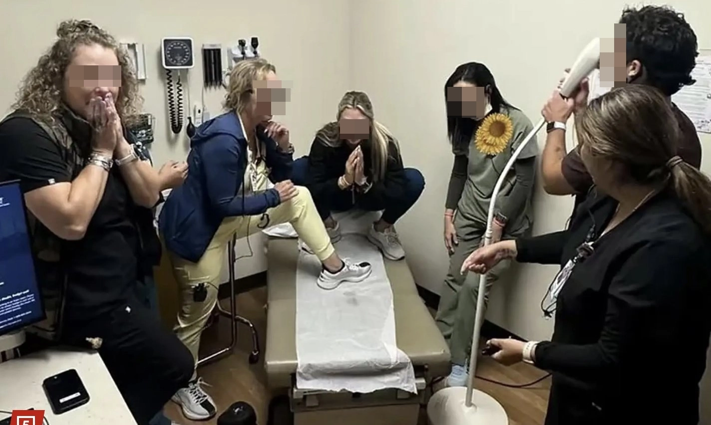 미국의 한 의료 기관 직원들이 환자들이 남긴 것으로 추정되는 체액이 묻은 진찰대에서 촬영한 사진을 소셜미디어(SNS)에 올려 논란이 됐다. 엑스(X·옛 트위터) 캡처