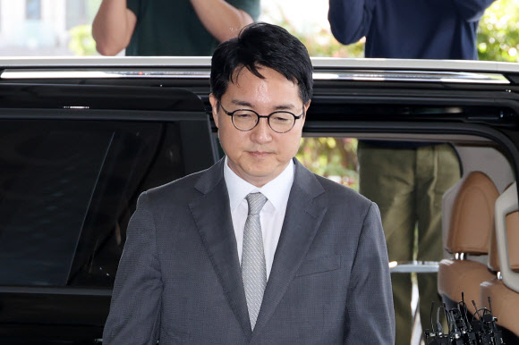 심우정 전 검찰총장이 21일 서울고검에 마련된 조은석 내란특별검사팀 사무실에 윤석열 전 대통령 구속 취소 당시 즉시항고를 하지 않은 경위와 관련 조사를 위해 피고발인 신분으로 출석하고 있다. 2025.9.21  연합뉴스