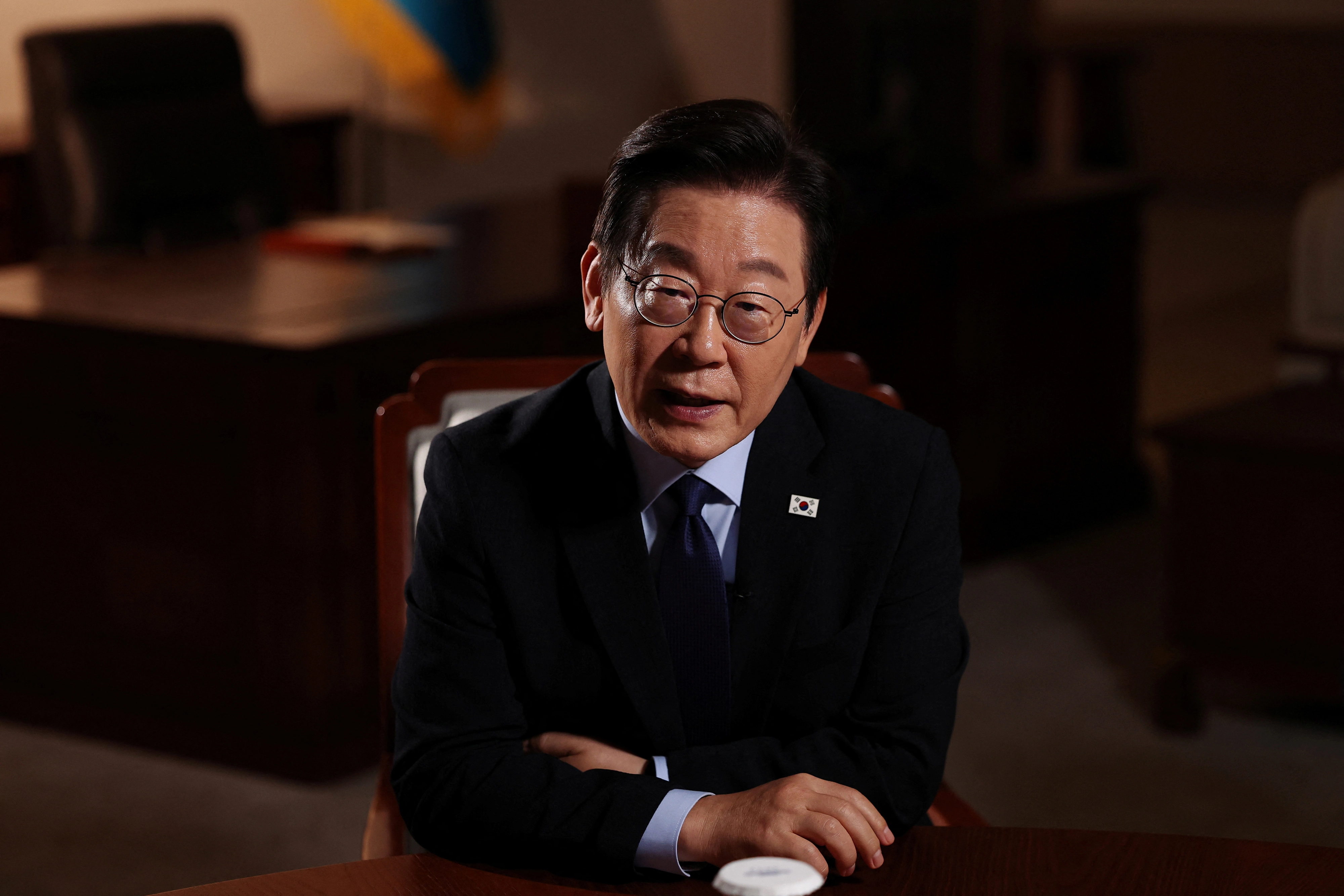 로이터와 인터뷰하는 이재명 대통령. 로이터 연합뉴스