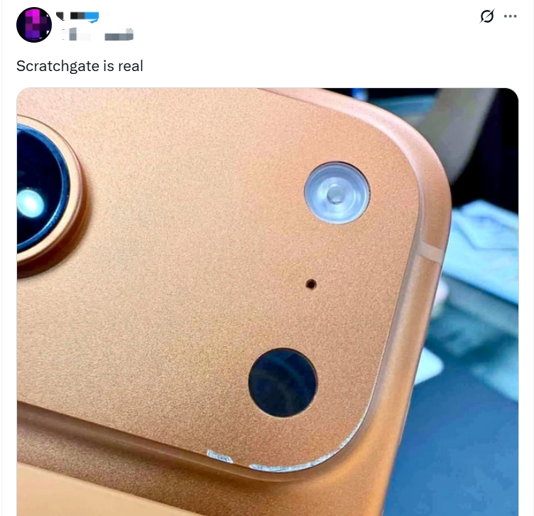 소셜미디어(SNS)에 아이폰17 긁힘 현상에 관한 후기가 이어지고 있다. 엑스(X) 캡처