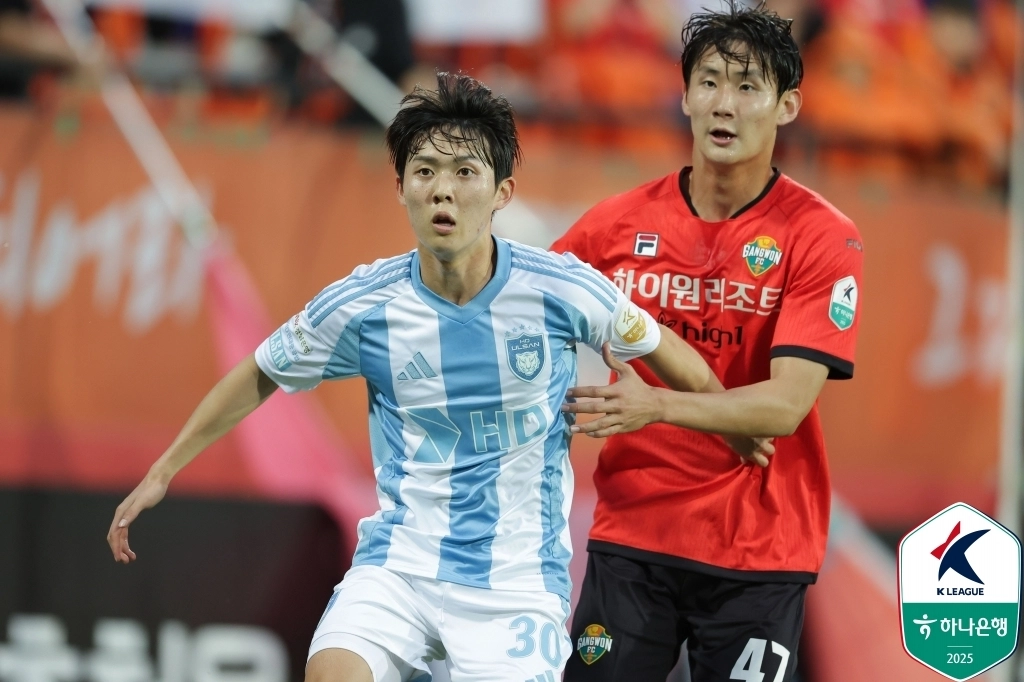 신민하(오른쪽). 
한국프로축구연맹 제공