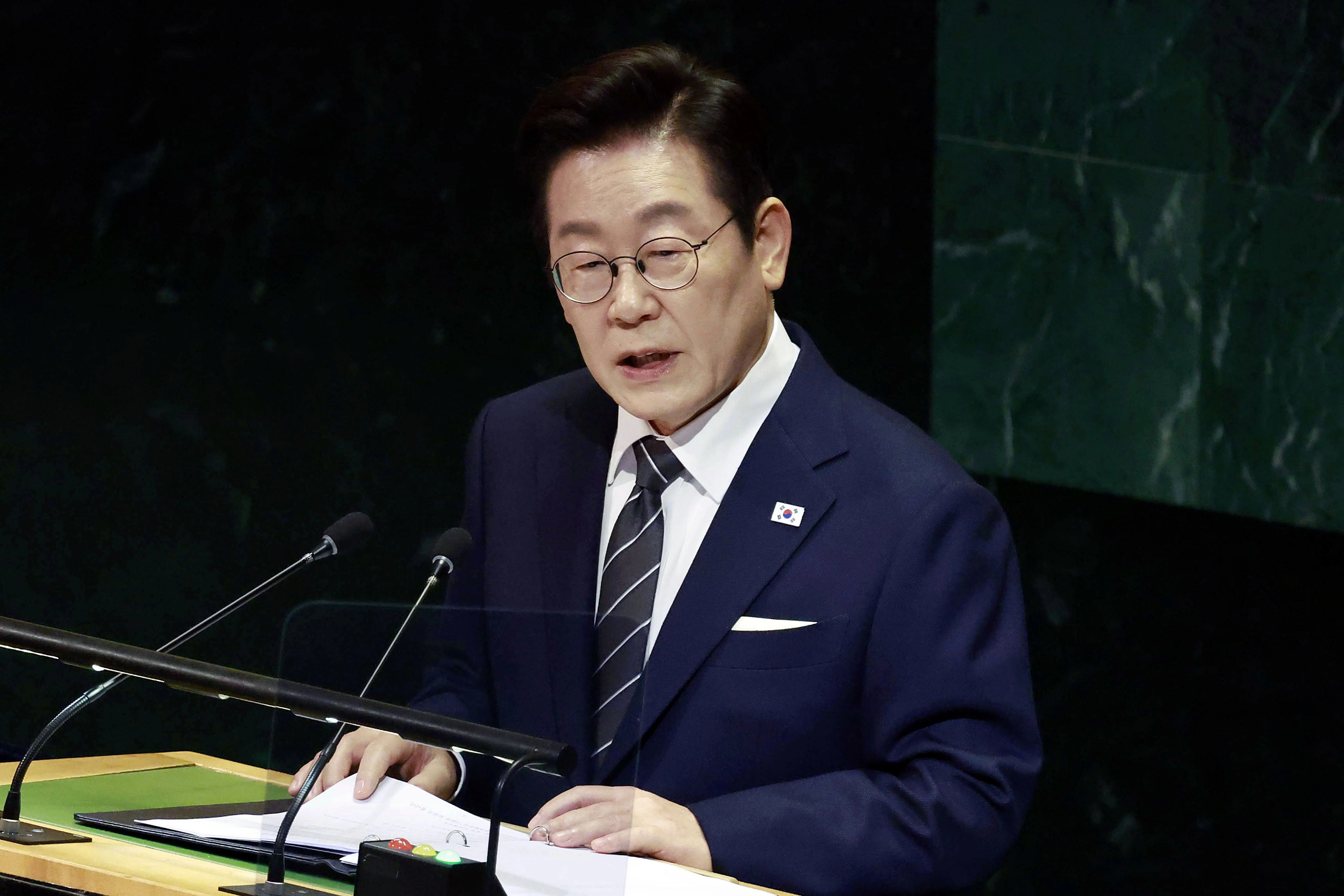 유엔 총회 기조연설하는 이재명 대통령  이재명 대통령이 23일(현지시간) 미국 뉴욕 유엔본부 총회장에서 기조연설을 하고 있다. 
뉴욕 연합뉴스