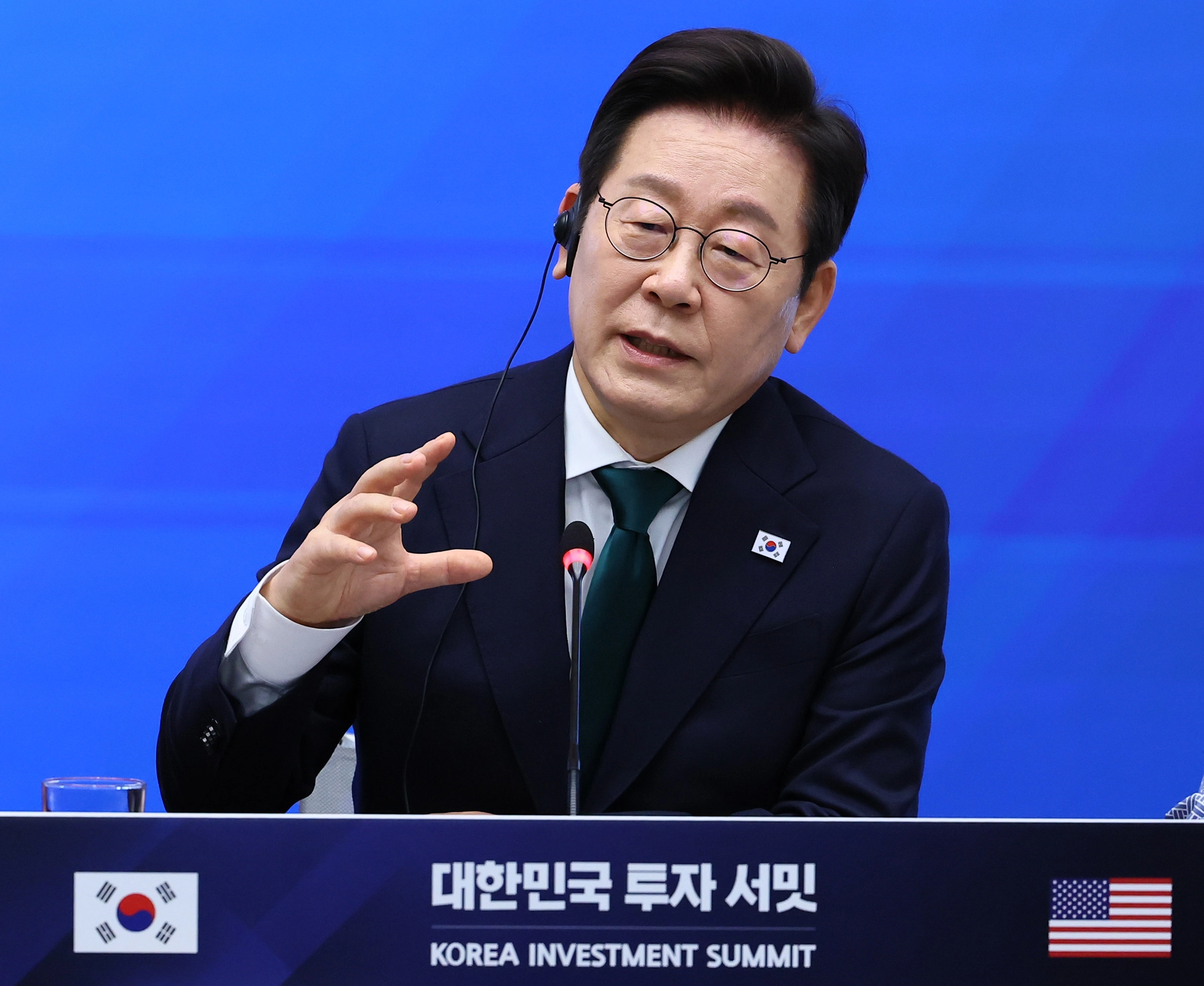이재명 대통령, 뉴욕에서 한국경제설명회  이재명 대통령이 25일(현지시간) 미국 뉴욕 증권거래소에서 열린 한국경제설명회 투자서밋에서 발언하고 있다. 2025.9.25 연합뉴스