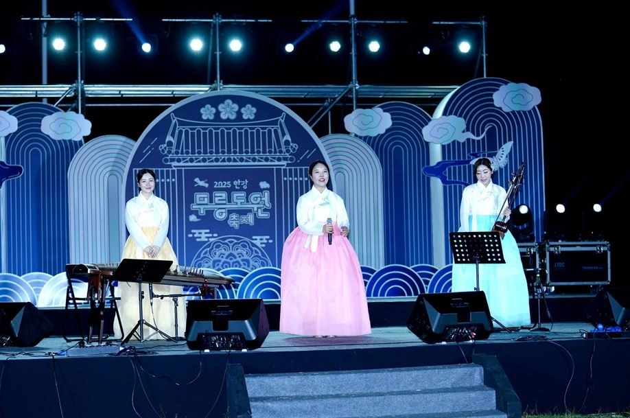 지난 19일부터 27일까지 잠원한강공원에서 개최된 ‘2025 한강 무릉도원 축제’