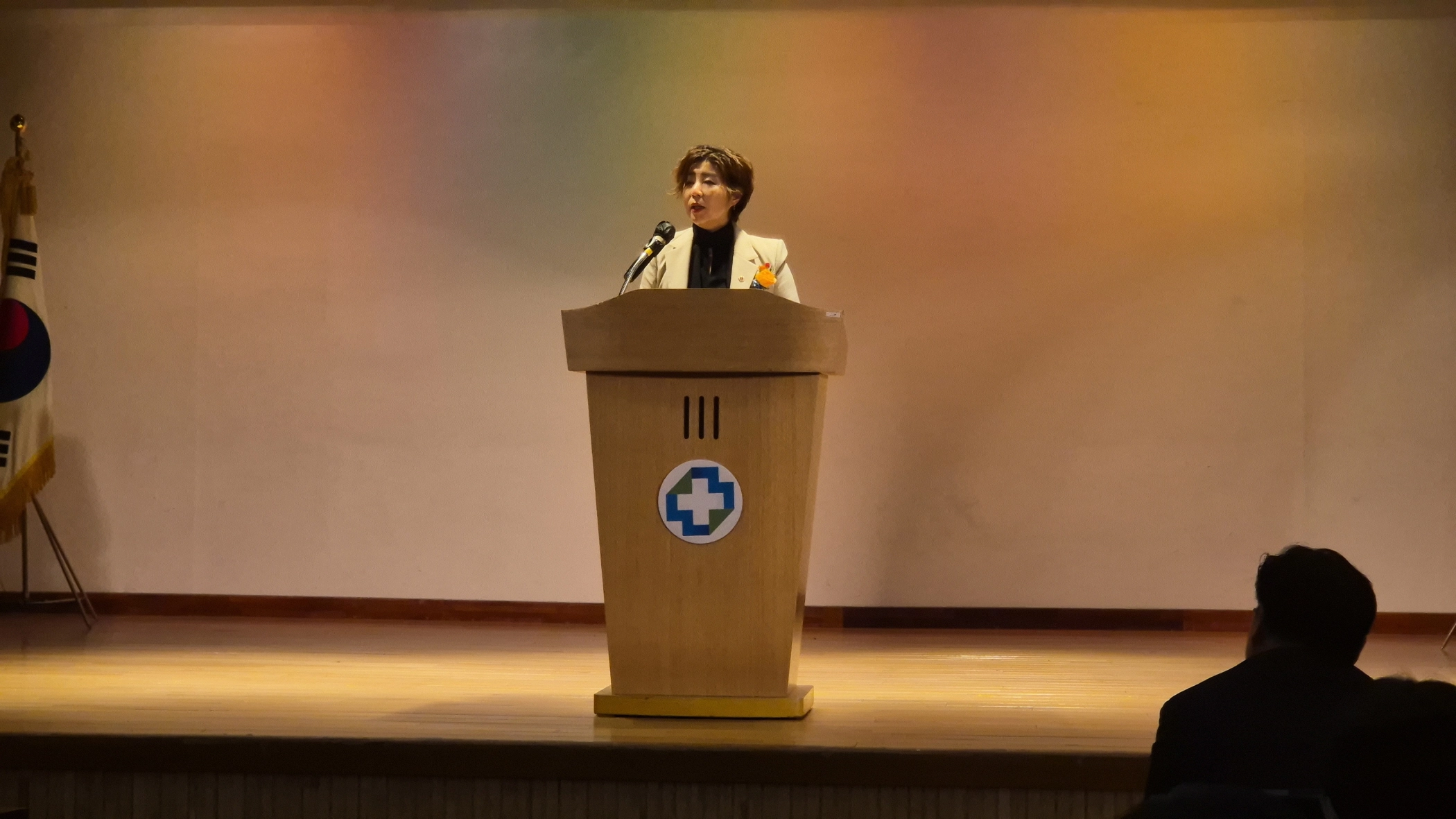 장경자 의원이 경기도의료원 의정부병원 ‘찾아가는 경기도 돌봄의료센터 비전 선포식’에서 축사를 전하고 있다. (사진=경기도의회)