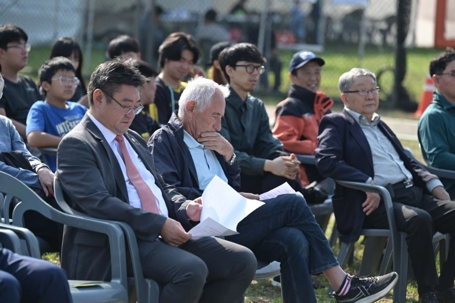 2일 광나루 한강드론공원에서 열린 ‘2025 서울 국제 드론 레이싱 월드컵’ 개회식에 참석한 박상혁 위원장
