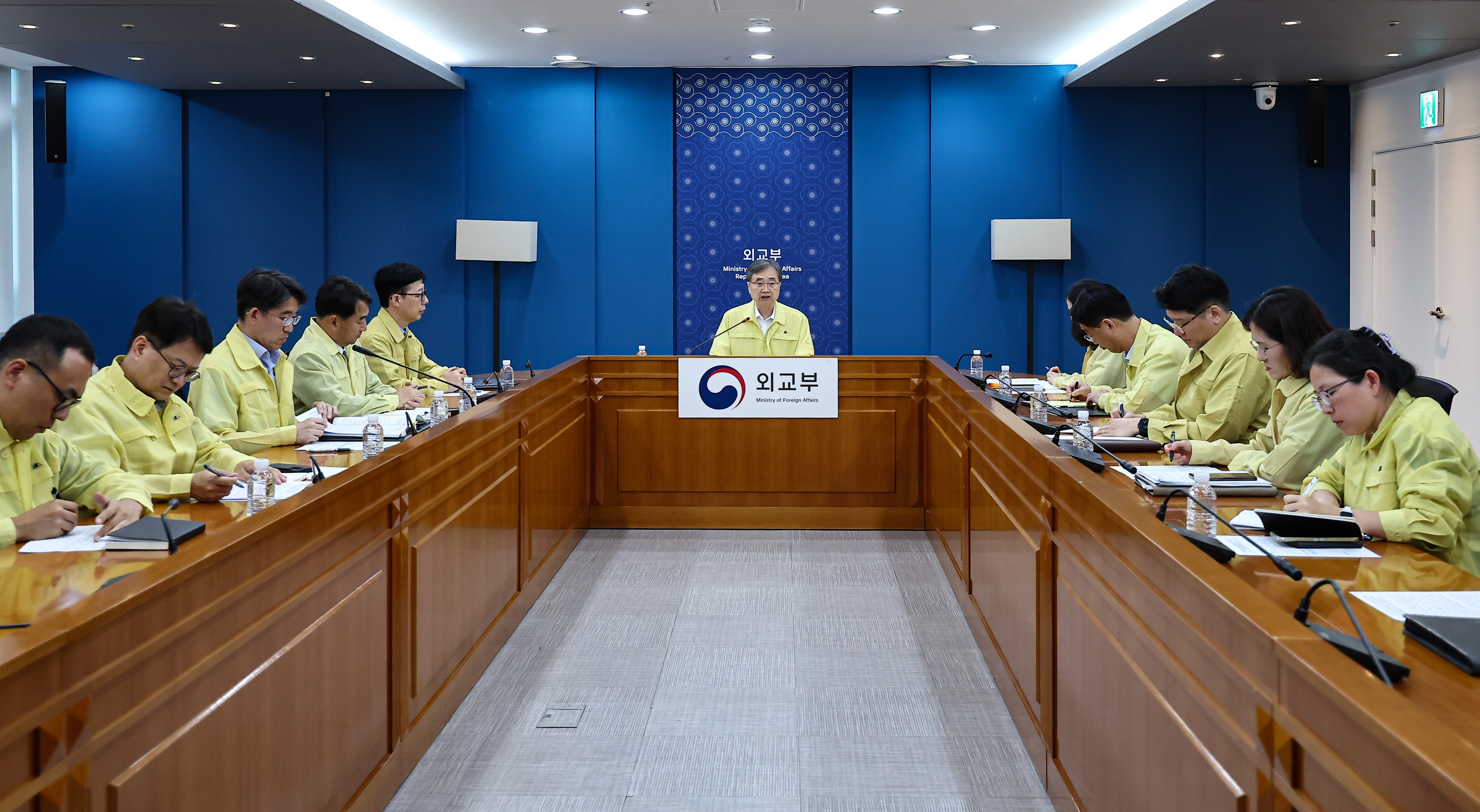 외교부, ‘美조지아주 한국인 무더기 구금’에 긴급대책회의  조현 외교부 장관이 6일 서울 종로구 외교부에서 열린 재외국민보호대책본부 본부-공관 합동 대책회의에서 모두발언을 하고 있다. 2025.9.6/뉴스1
