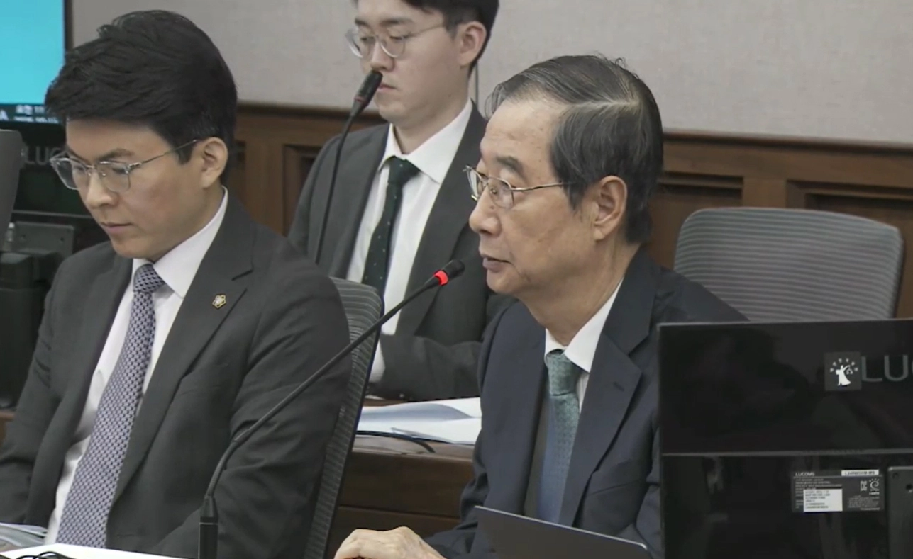 ‘내란 방조’ 혐의 한덕수 재판  한덕수 전 국무총리가 13일 서울 서초구 서울중앙지법에서 열린 내란 우두머리 방조 등 혐의 사건 재판에 출석해 발언하고 있다. 2025.10.13  서울중앙지법 제공·연합뉴스