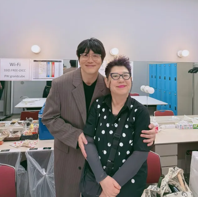 가수 성시경(왼쪽)과 양희은. 성시경 인스타그램 캡처