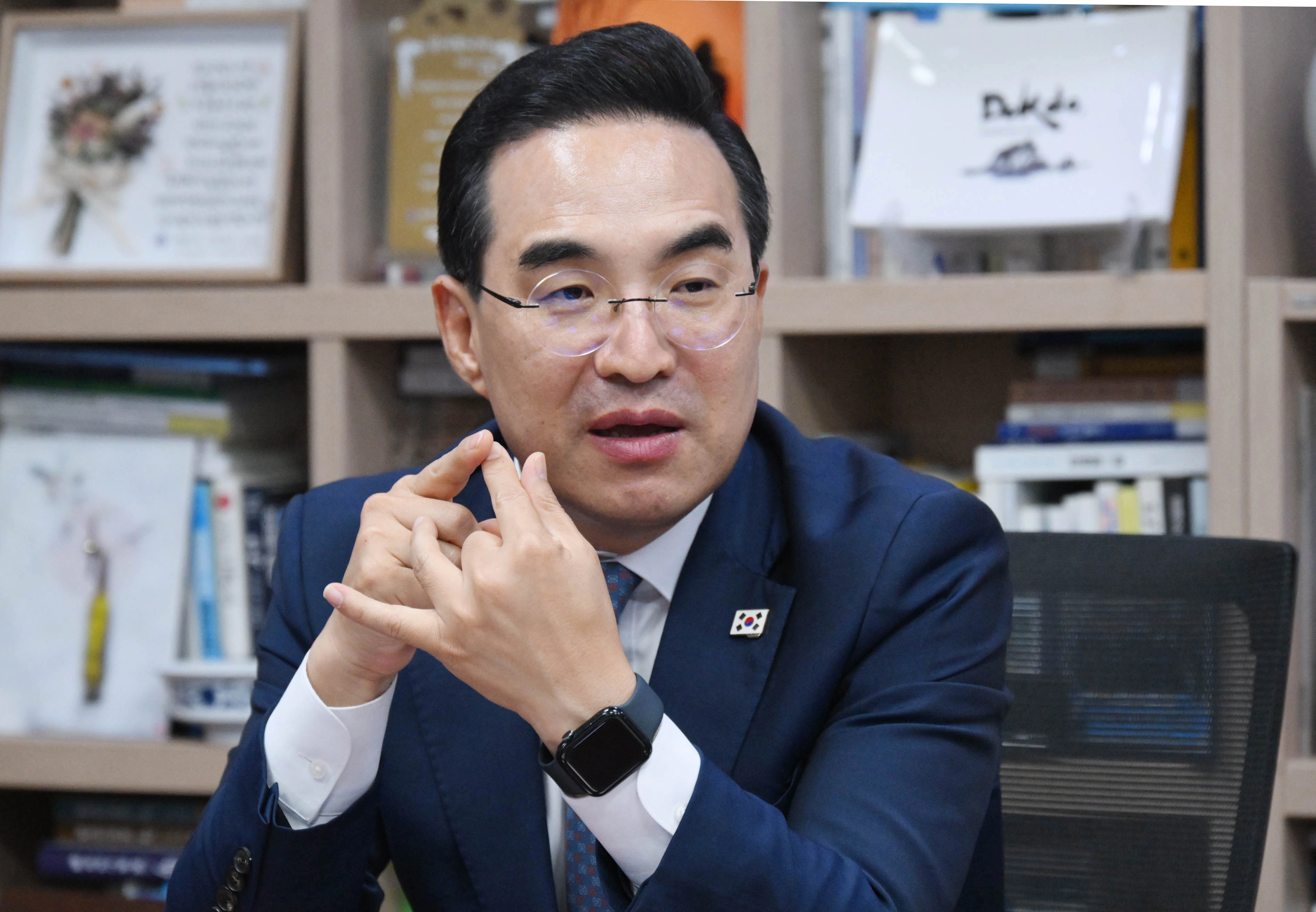 국회 기획재정위원회 소속 박홍근 더불어민주당 의원이 15일 국회 의원회관에서 서울신문과 인터뷰를 하고 있다. 안주영 전문기자