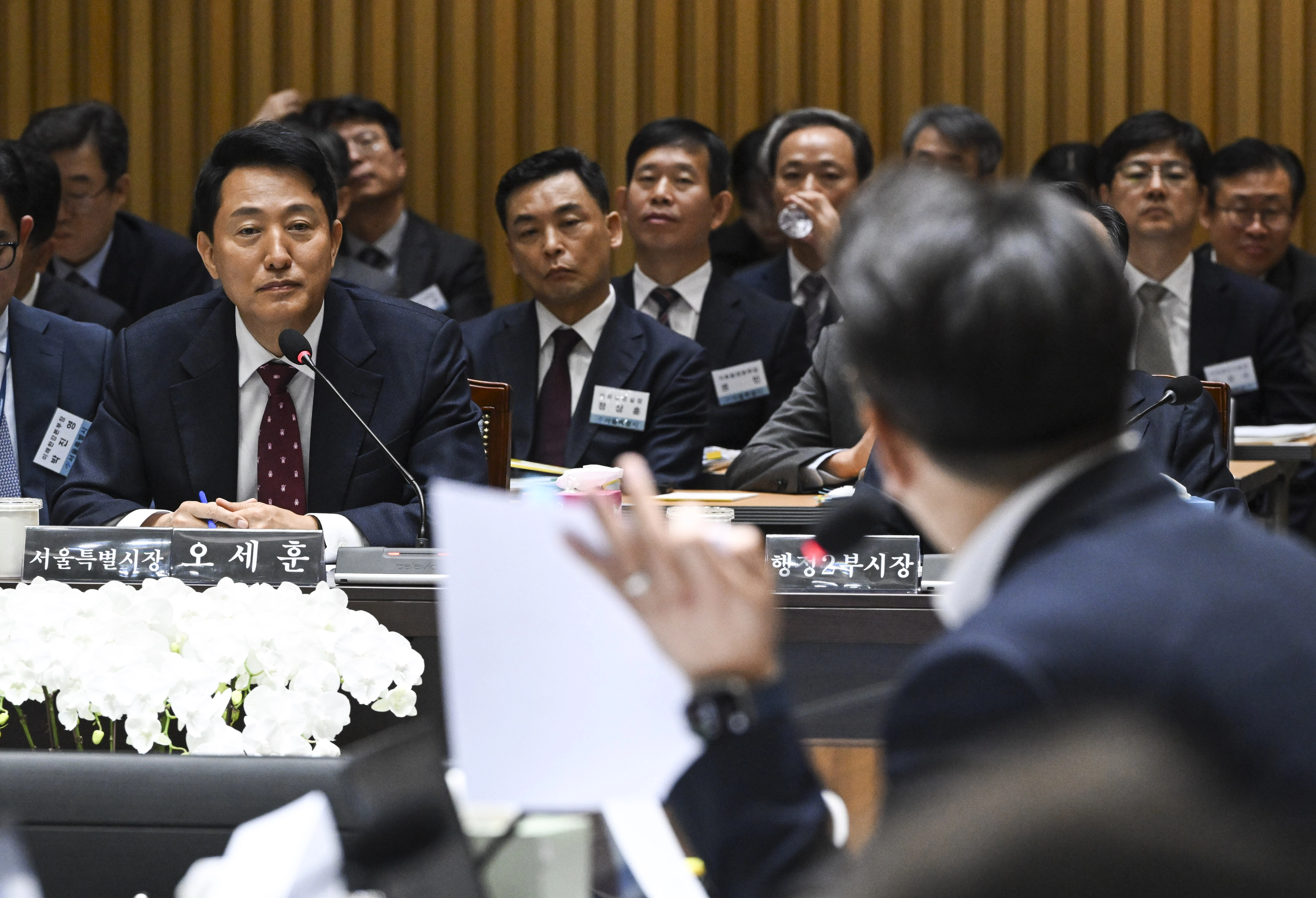 오세훈 서울시장이 20일 서울시청에서 열린 국회 국토교통위원회의 서울시청에 대한 국정감사에서 의원 질의를 듣고 있다. 2025.10.20 이지훈 기자