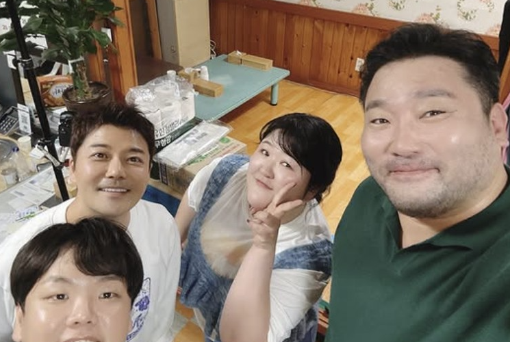 예능 프로그램 ‘전현무계획’에 출연한 개그맨 이국주(오른쪽 두 번째)와 배우 박광재(오른쪽) 그리고 MC 전현무(왼쪽 두 번째)와 곽튜브. 이국주 인스타그램 캡처