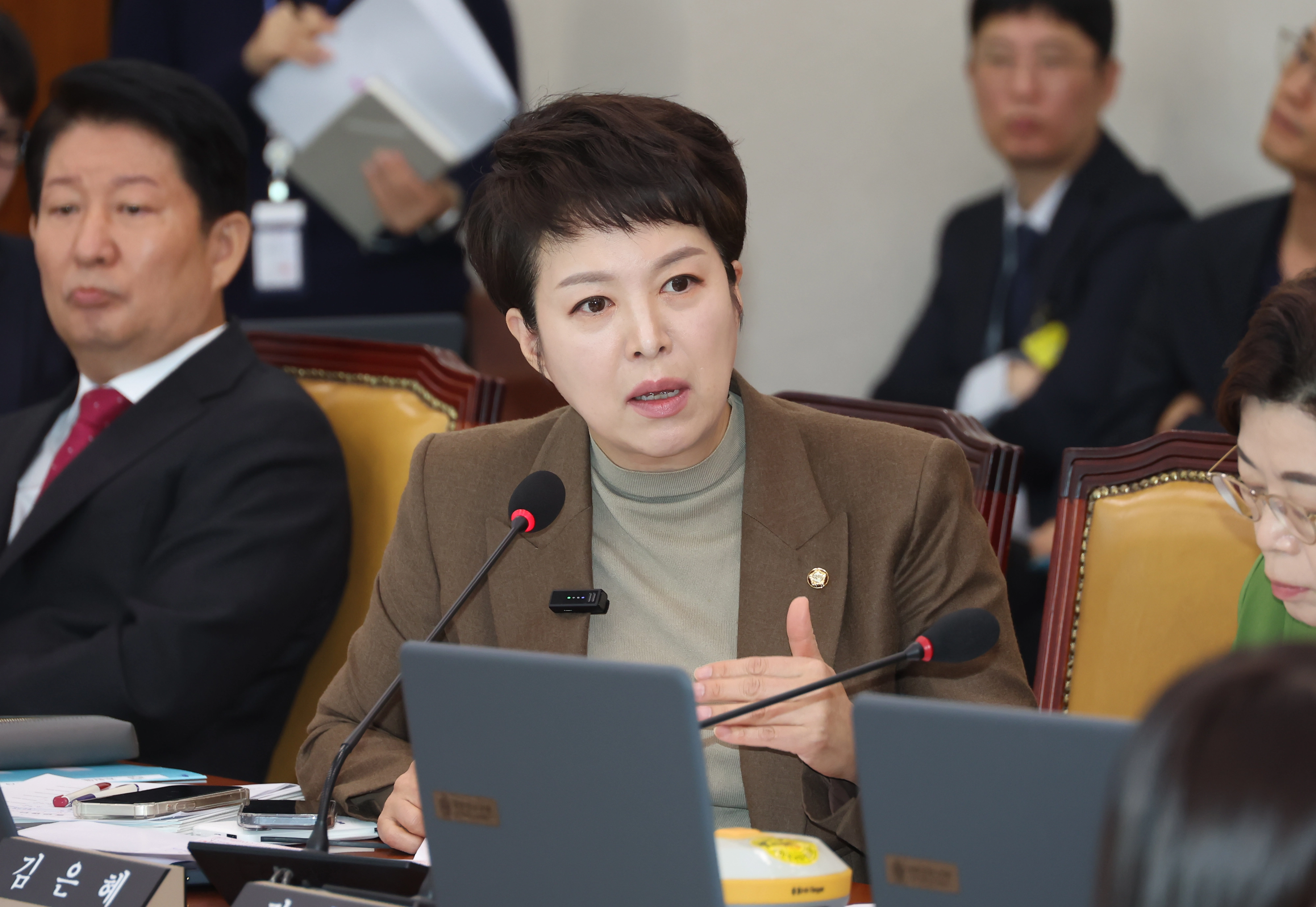 김은혜 국민의힘 의원이 23일 서울 여의도 국회에서 열린 국토교통위원회의 한국부동산원 등 국정감사에서 질의하고 있다. 뉴시스