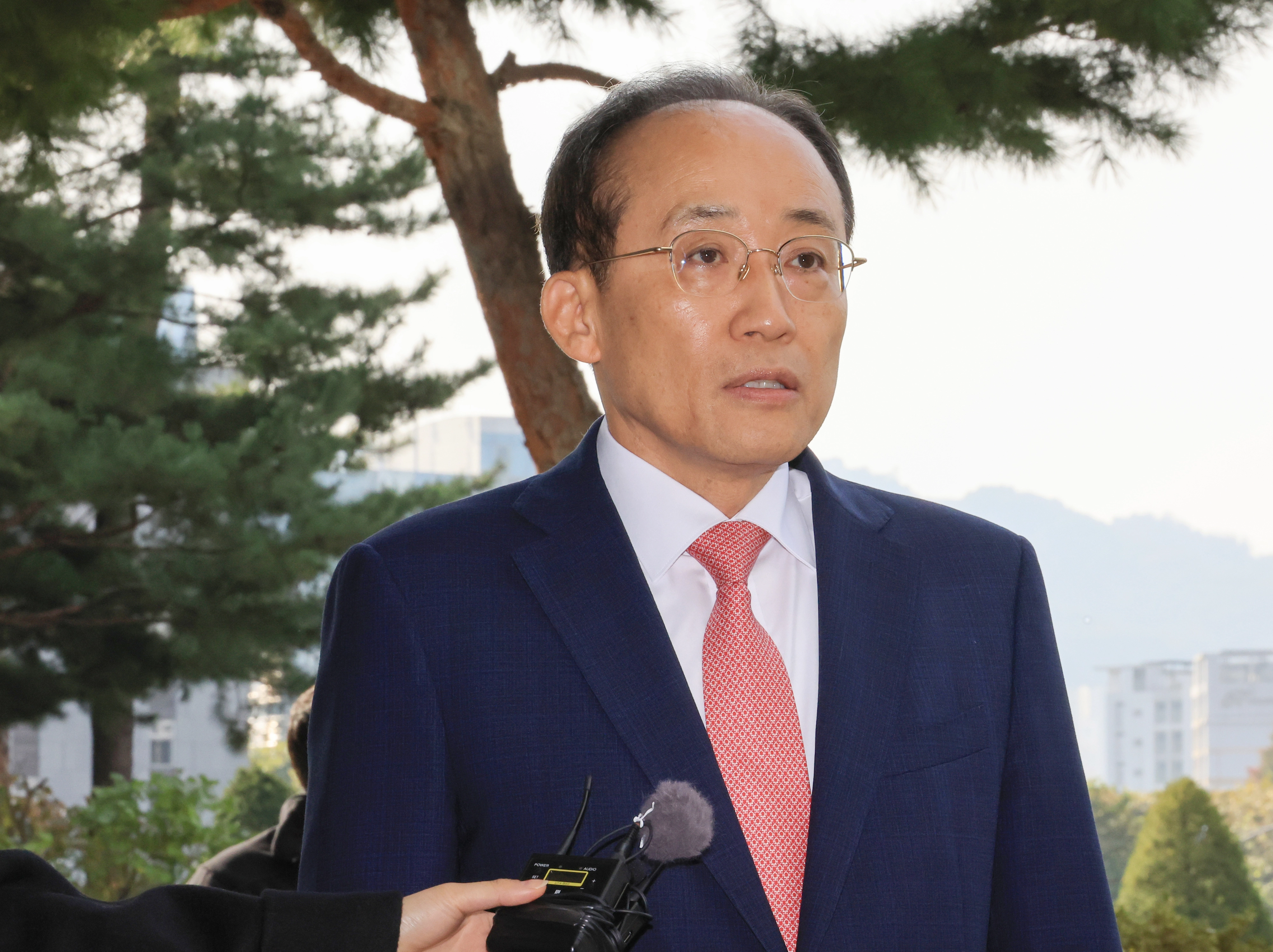 12·3 비상계엄 당시 국민의힘 원내대표였던 추경호 의원이 30일 서울 서초구 서울고검에 마련된 조은석 내란특별검사팀 사무실에 피의자 신분으로 출석하고 있다. 연합뉴스