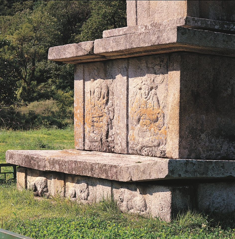 서산 보원사지 오층석탑 기단부 모습
국가유산포털