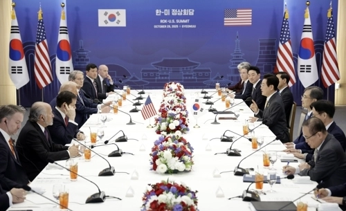 이재명 대통령과 도널드 트럼프 미국 대통령이 29일 경북 경주박물관에서 한미 정상회담을 하고 있다. 2025.10.29 
대통령실통신사진기자단