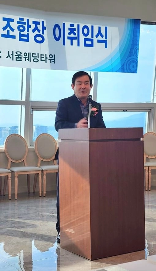 축사하는 임춘대 위원장
