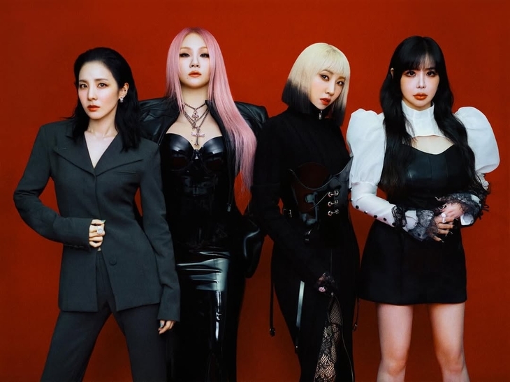 투애니원(2NE1)이 데뷔 15주년을 맞아 함께 촬영한 사진. CL 인스타그램 게시물 캡처