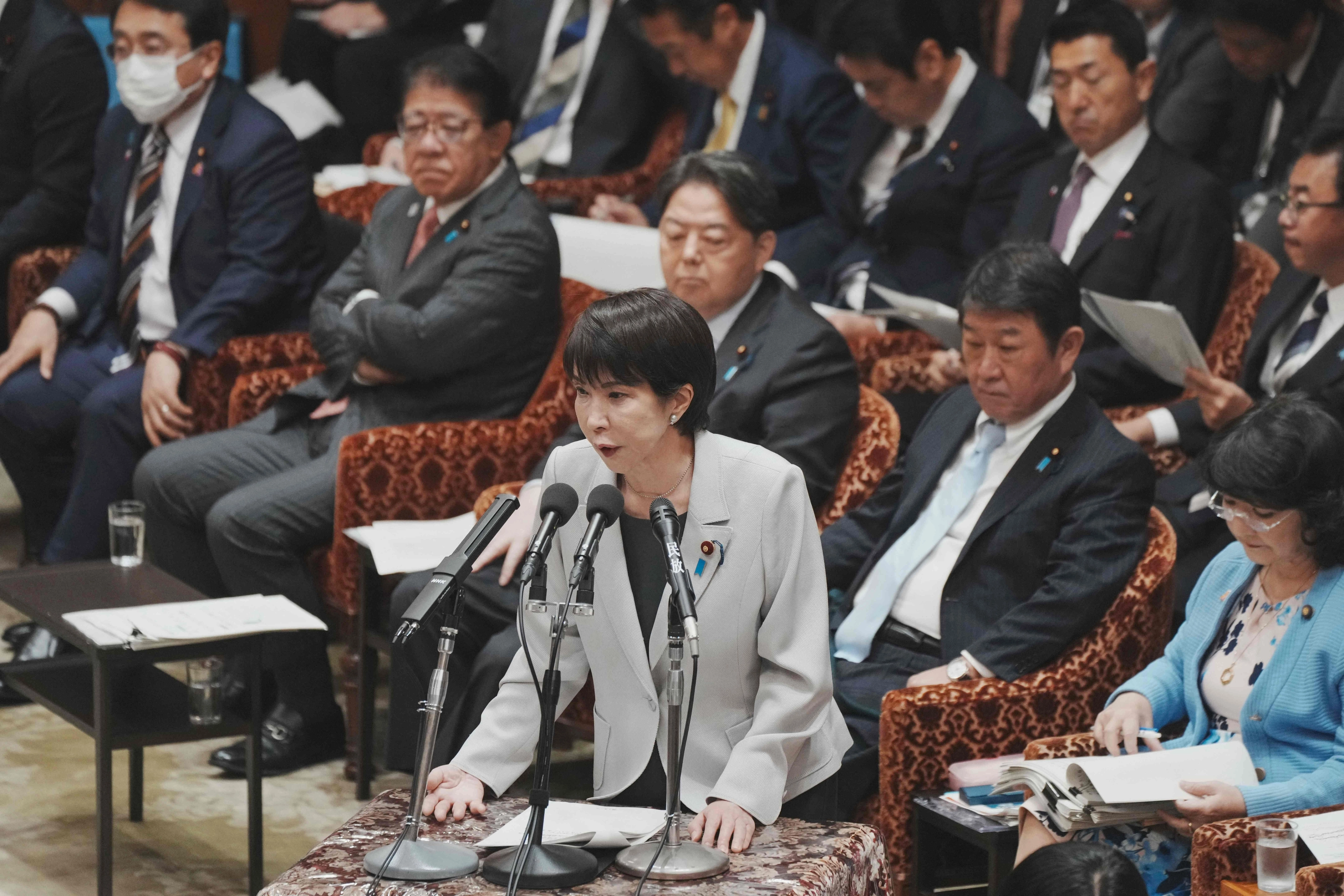 다카이치 사나에 일본 총리가 10일 도쿄 국회의사당에서 열린 중의원 예산위원회에서 질문에 답하고 있다. 2025.11.10 도쿄 AFP 연합뉴스