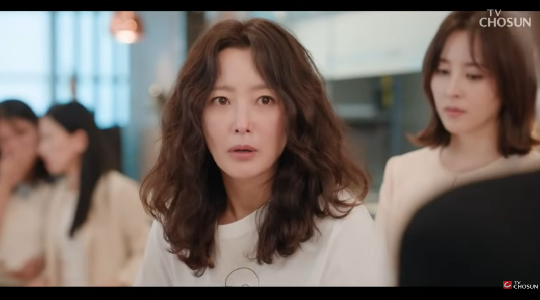 배우 김희선. TV조선 ‘다음생은 없으니까’ 방송화면