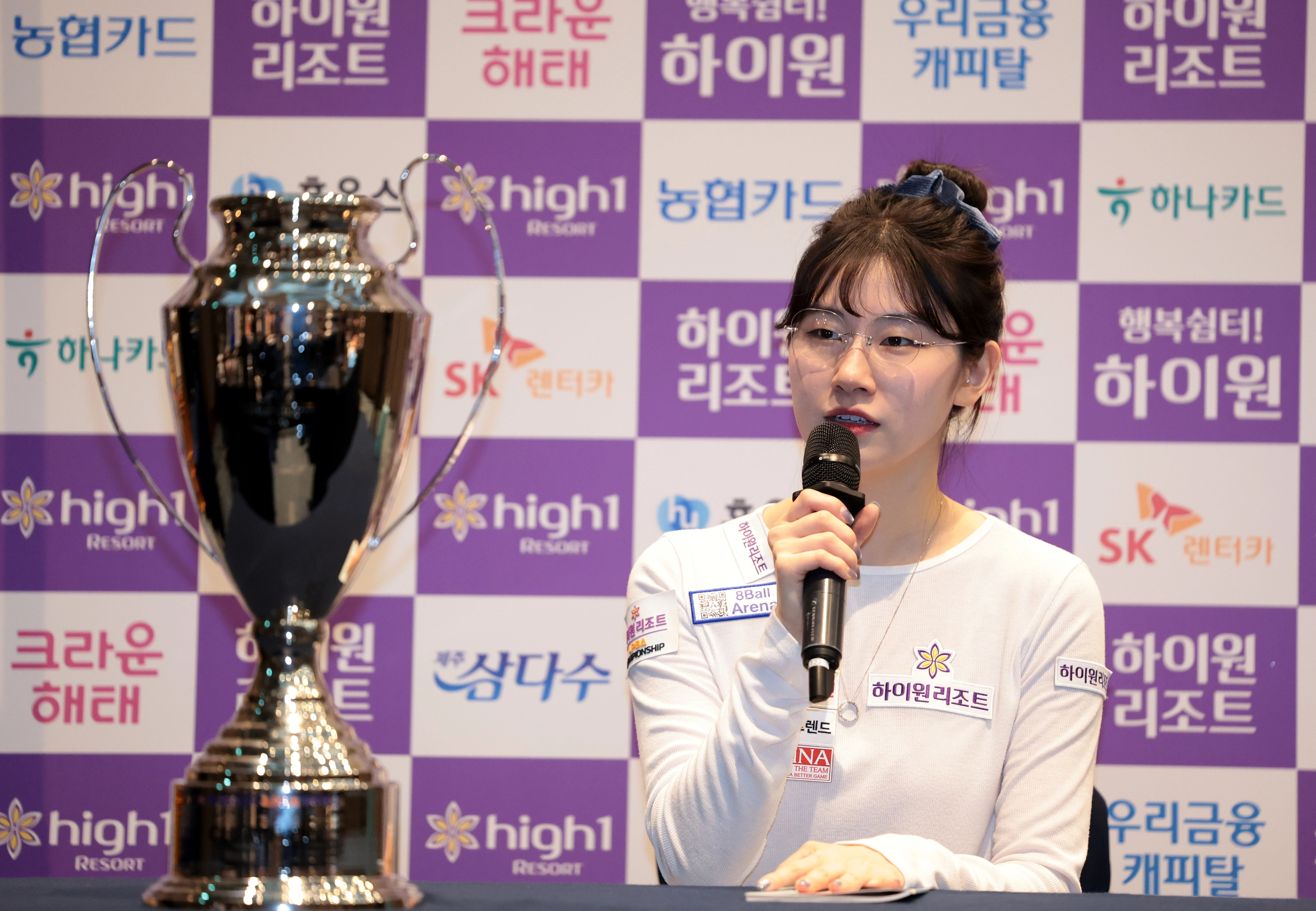 우승을 차지한 뒤 기자회견하는 이미래. 프로당구협회 제공