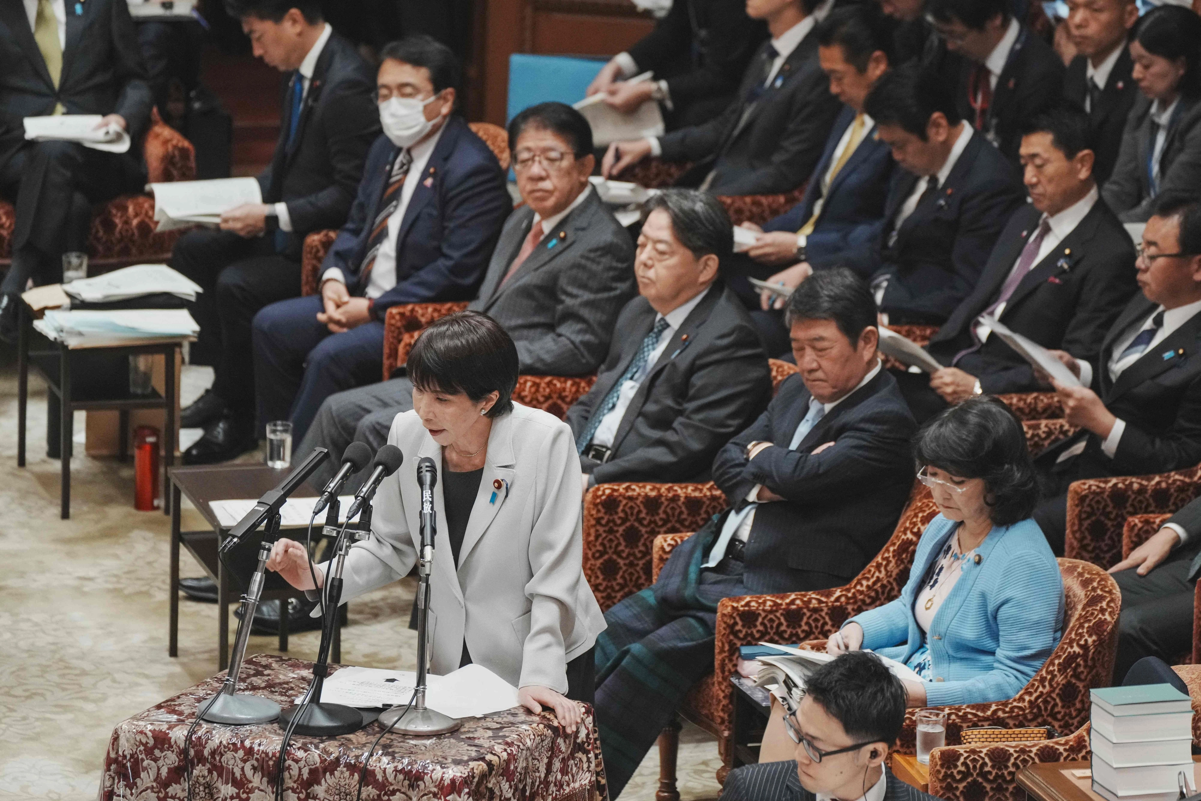 다카이치 사나에 일본 총리가 지난 10일 도쿄에서 열린 중의원 예산위원회에서 답변하고 있다. ﻿ 
도쿄 AFP 연합뉴스