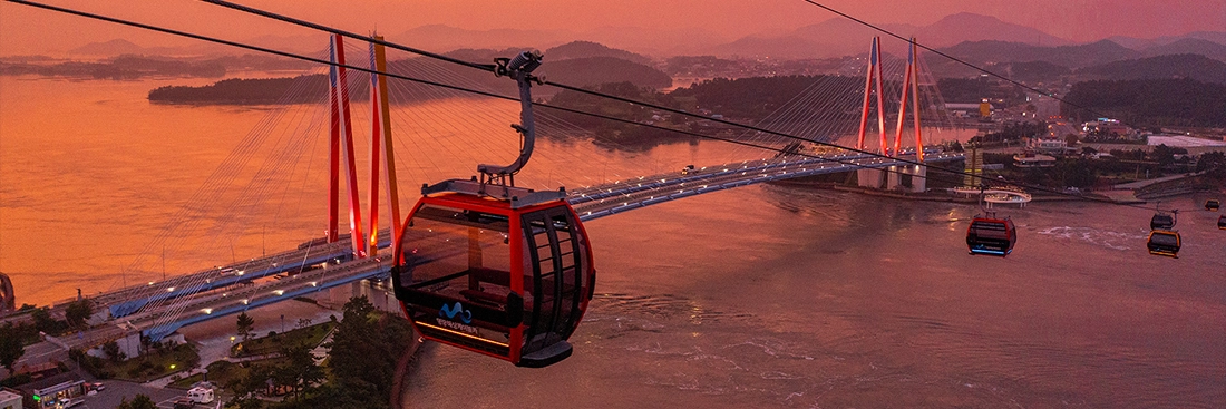 이순신 장군이 왜군에 맞서 조선을 지켜낸 역사의 현장인 명량대첩 전승지 ‘울돌목’ 해협 위 공중을 가로지르는 케이블카인 명량해상케이블카는 수능생들을 대상으로 연말까지 ‘1000원 케이블카’ 이벤트를 실시한다. 명량해상케이블카 홈페이지 캡처