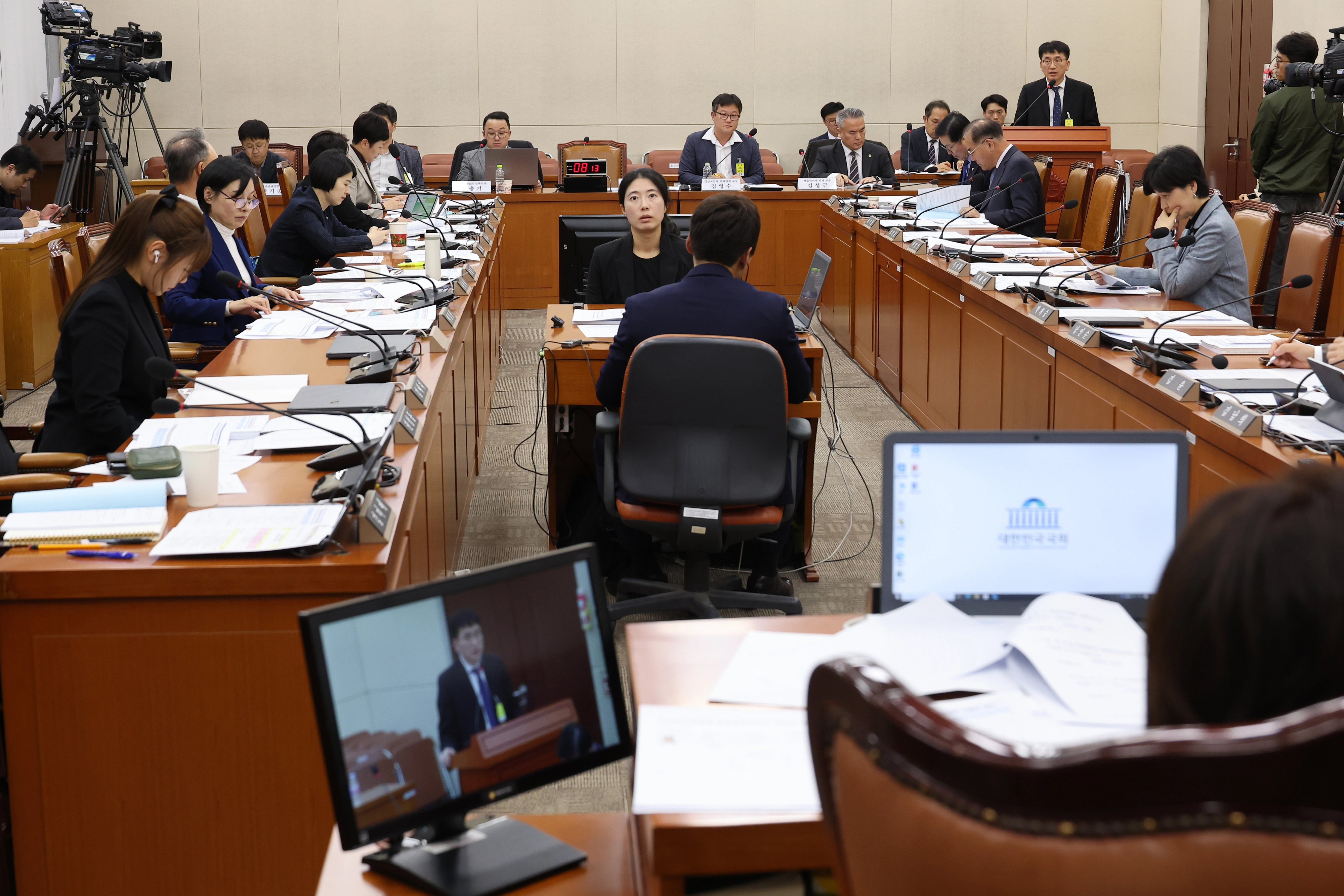 지역의사 관련 법안에 대한 공청회
   (서울=연합뉴스) 박동주 기자 = 17일 서울 여의도 국회 보건복지위원회 전체회의에서 열린 지역의사 관련 법안에 대한 공청회에서 김유일 대한의학회 지역의료정책이사가 발언하고 있다. 2025.11.17
    pdj6635@yna.co.kr