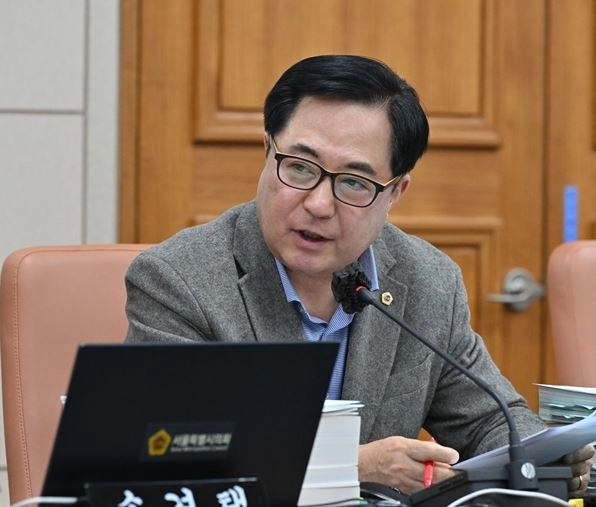 질의하는 박석 의원