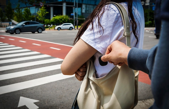 성추행 관련 이미지. 기사와 직접적인 관련 없음. 아이클릭아트