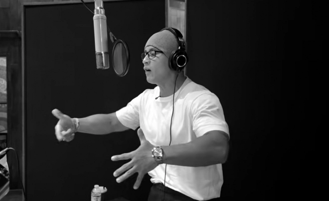 가수 유승준이 저스디스의 새 앨범 수록곡 ‘홈 홈’의 녹음에 참여하고 있다. 자료 : 저스디스 유튜브